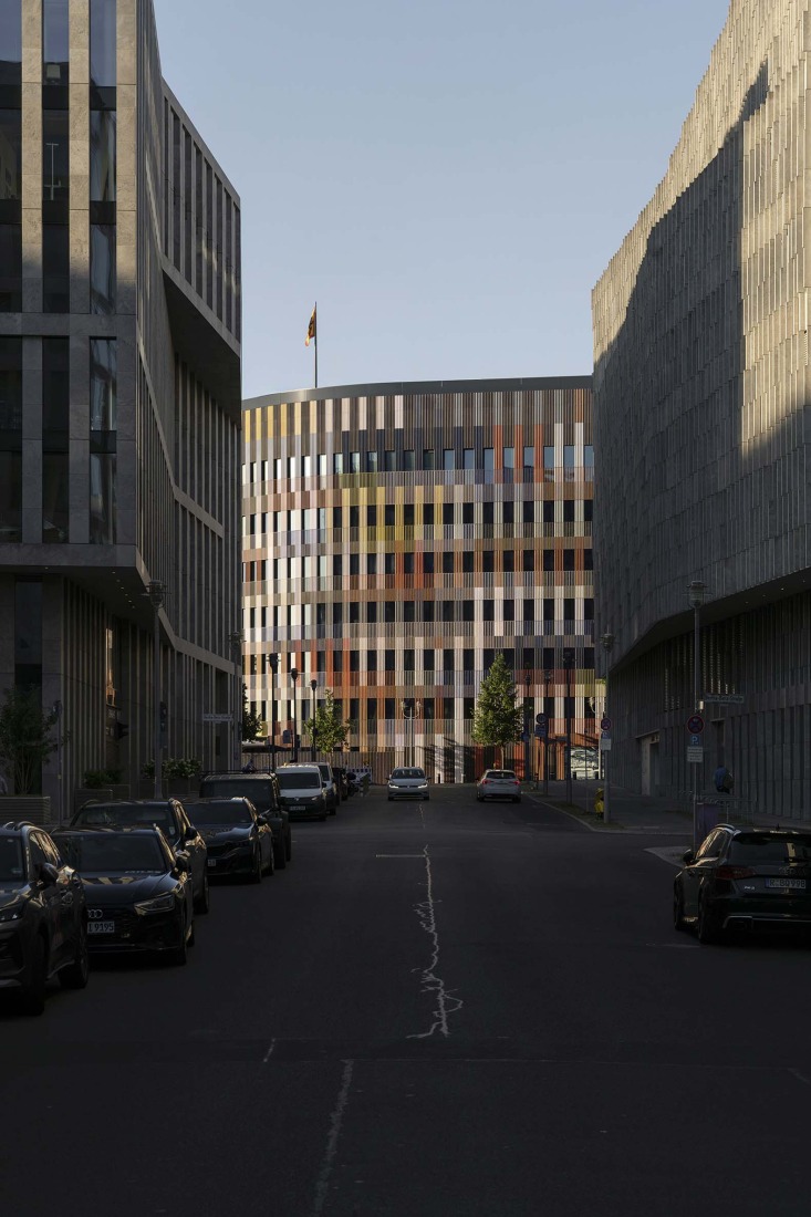 Office Building for Federal Authorities at the Spreebogen by Sauerbruch Hutton. Photograph by Jan Bitter.