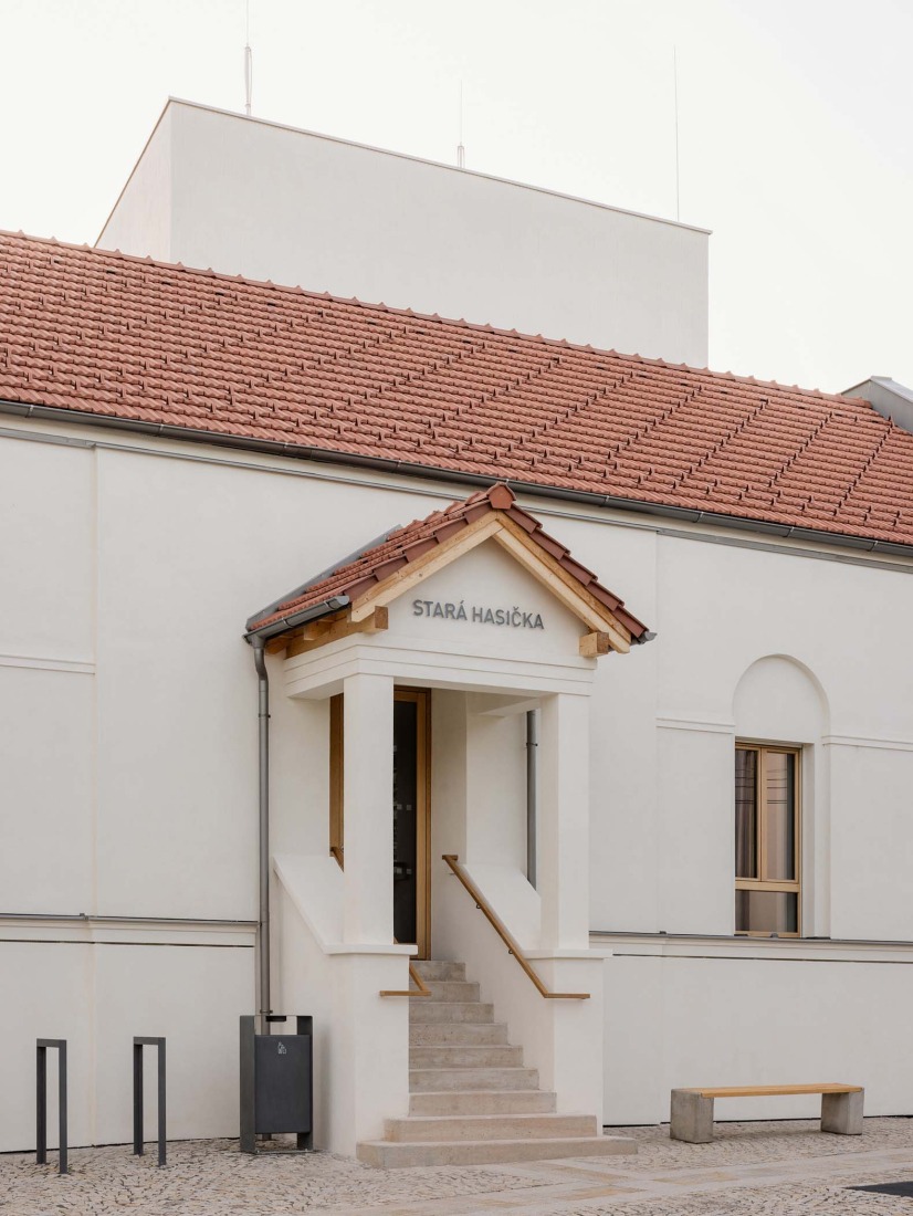 Stará hasička Cultural and Community Centre by Schwerpunkt. Photograph by Matej Hakár.