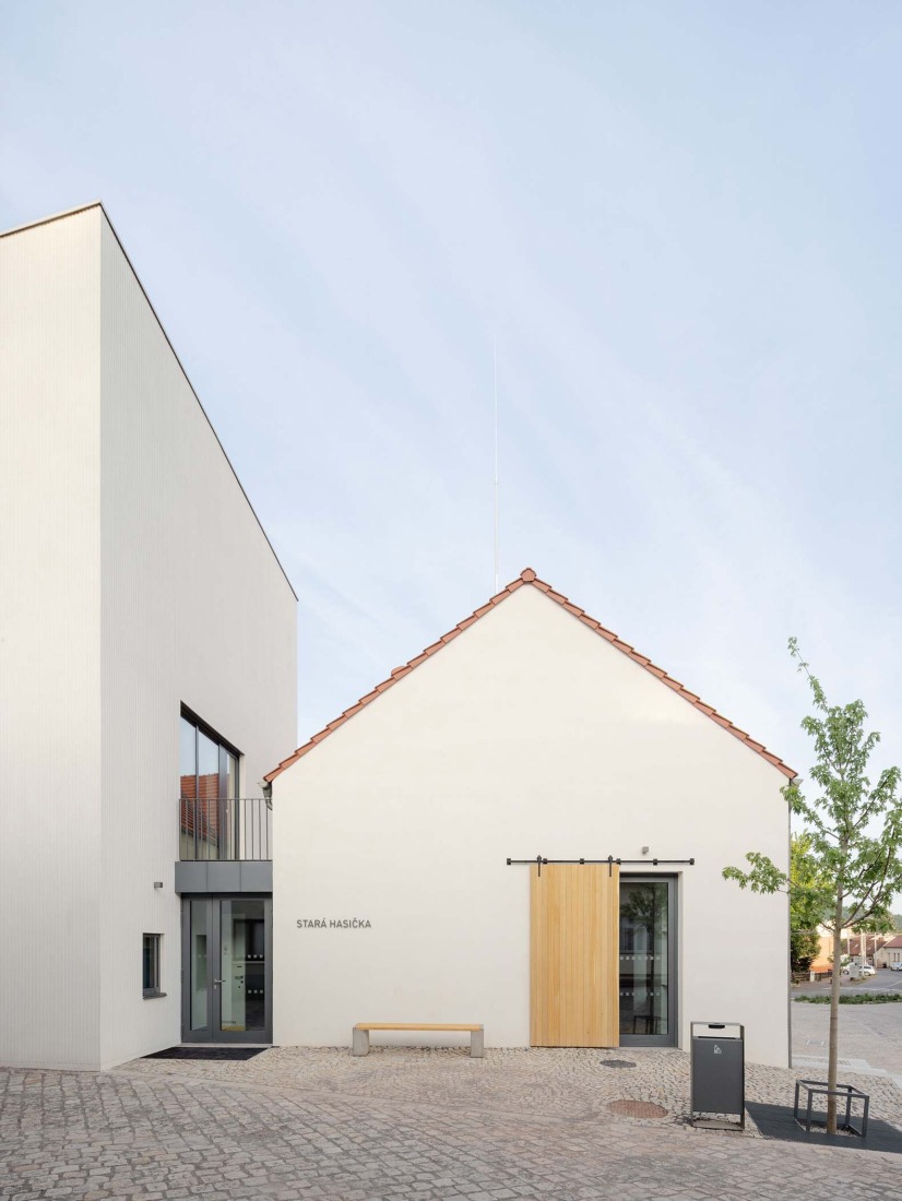 Stará hasička Cultural and Community Centre by Schwerpunkt. Photograph by Matej Hakár.