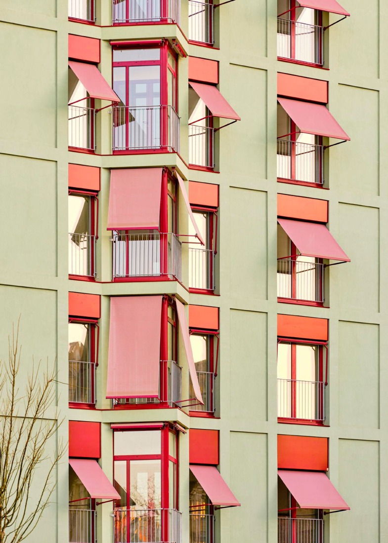 "Illa Glòries," a finalist in the New Construction category of the Second Edition of the European Collective Housing Award. Photograph by José Hevia.