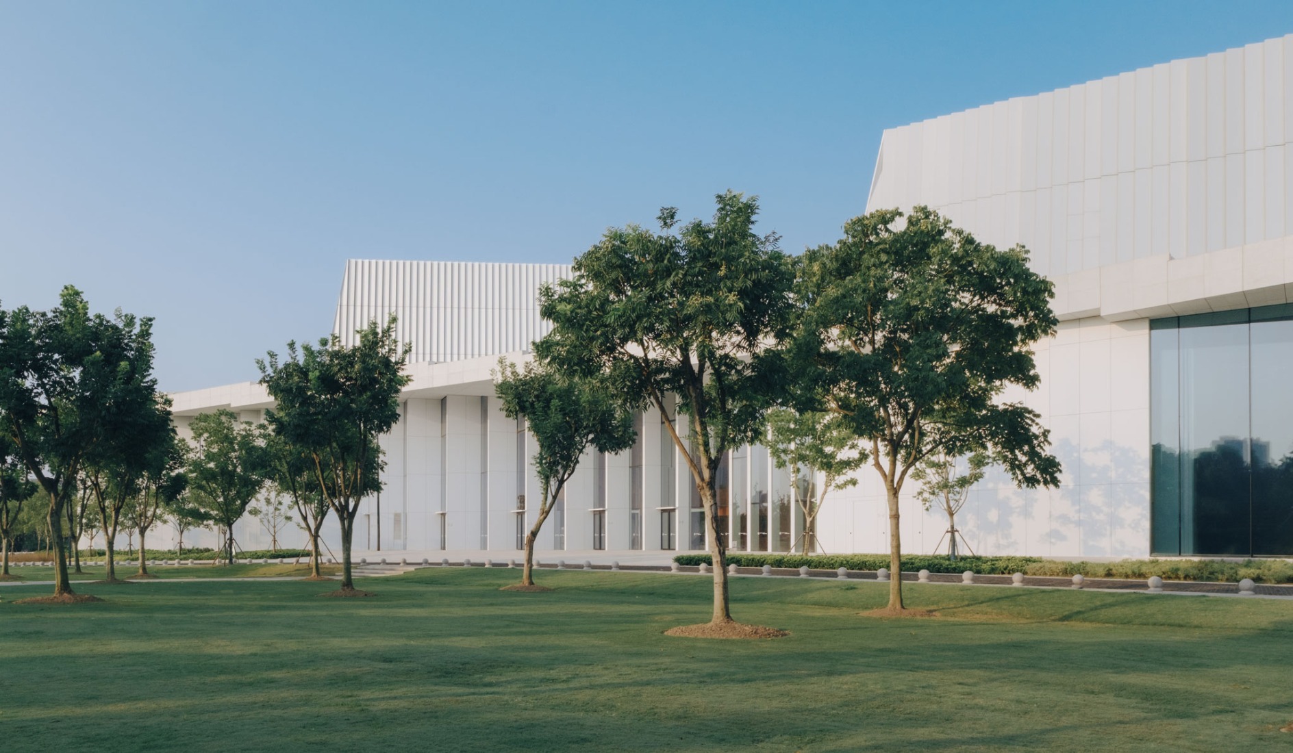Shanghai Grand Opera House by Snøhetta. Photograph by Yumeng Zhu.