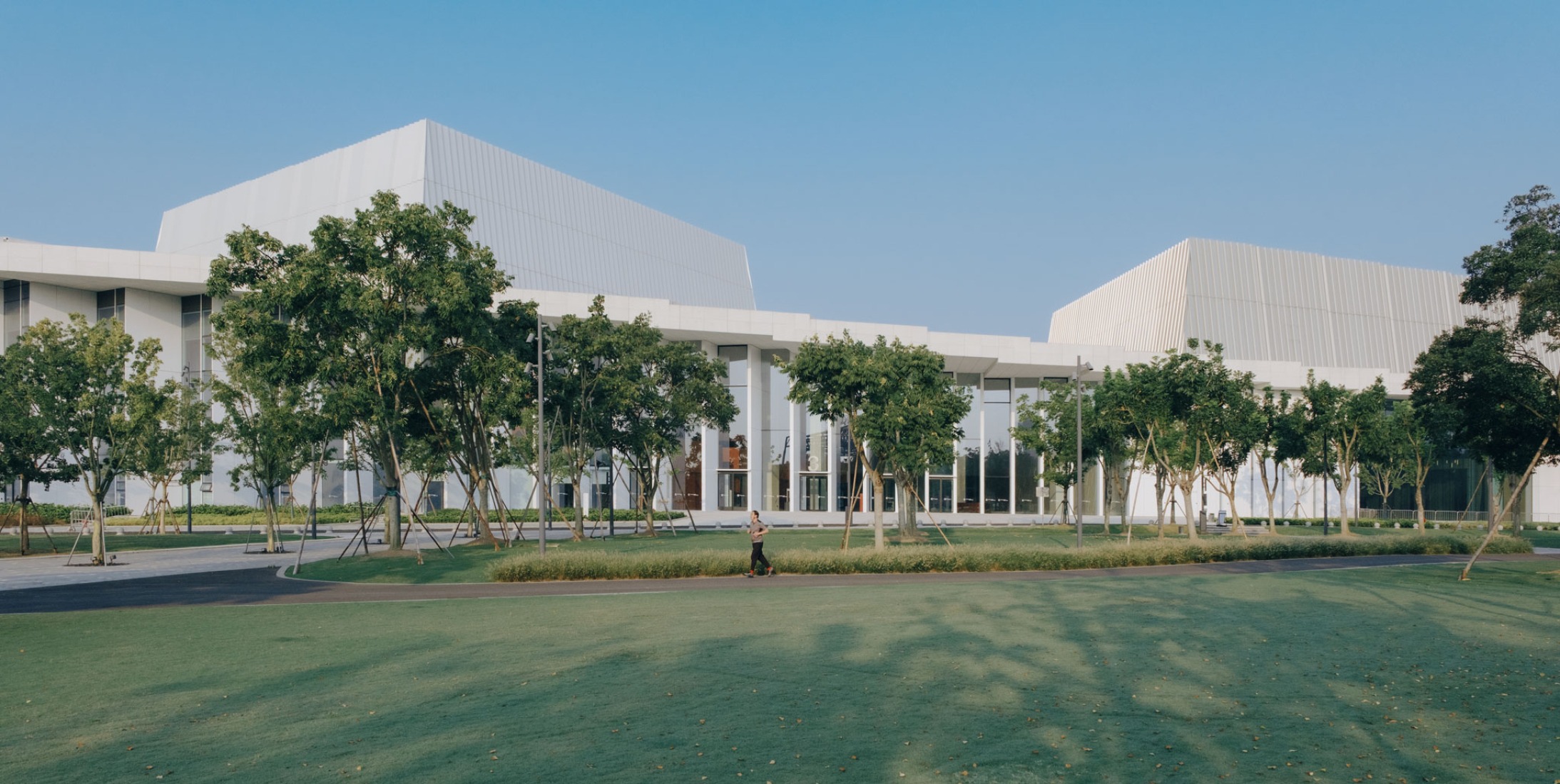 Shanghai Grand Opera House by Snøhetta. Photograph by Yumeng Zhu.