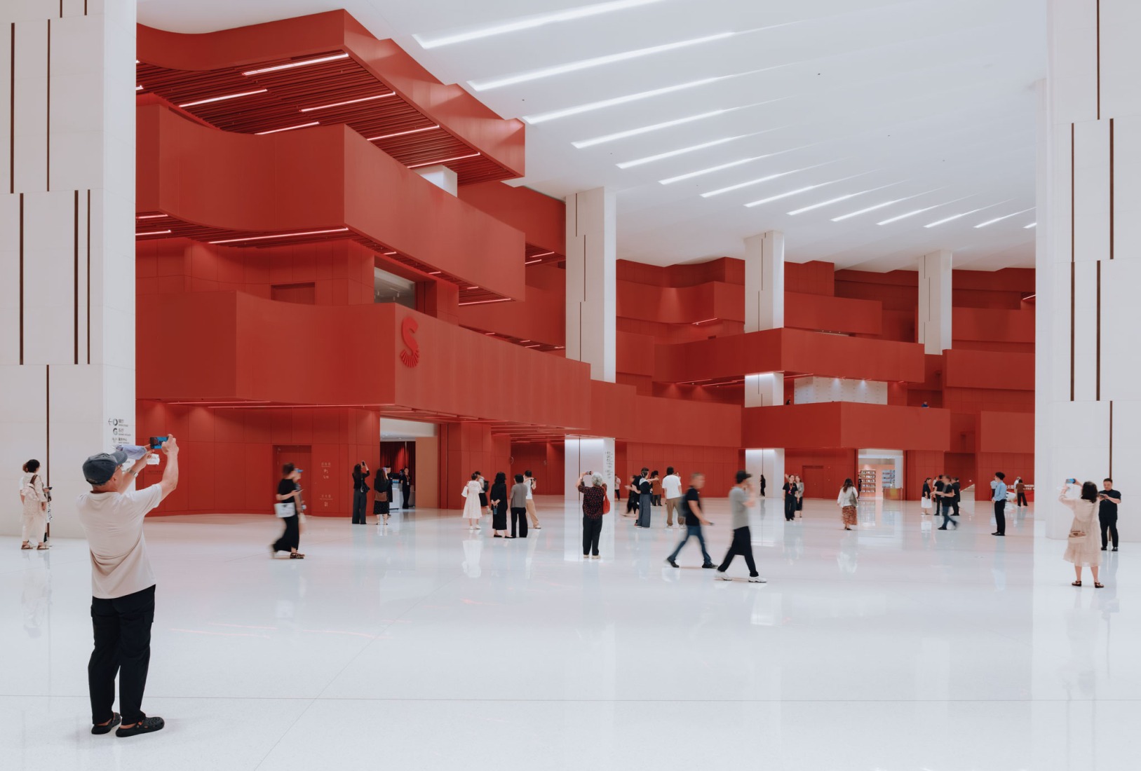 Shanghai Grand Opera House by Snøhetta. Photograph by Yumeng Zhu.