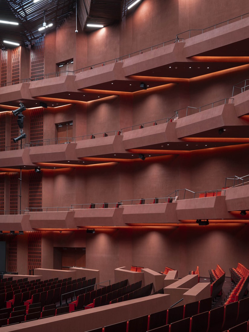Shanghai Grand Opera House by Snøhetta. Photograph by Tian Fangfang.