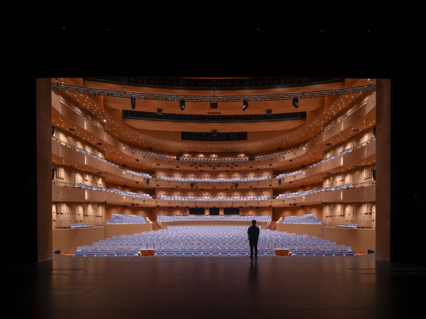 Shanghai Grand Opera House by Snøhetta. Photograph by Tian Fangfang.