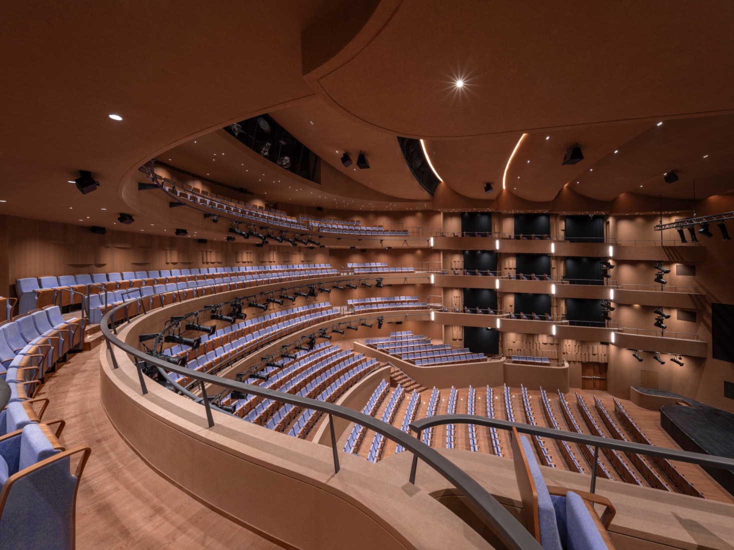 Shanghai Grand Opera House by Snøhetta. Photograph by Tian Fangfang.