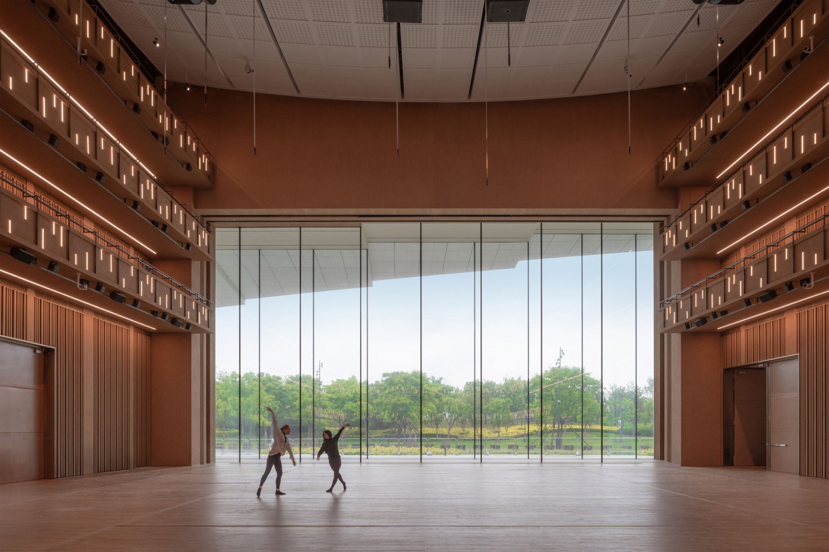 Shanghai Grand Opera House by Snøhetta. Photograph by StudioSZ Photo | Justin Szeremeta.