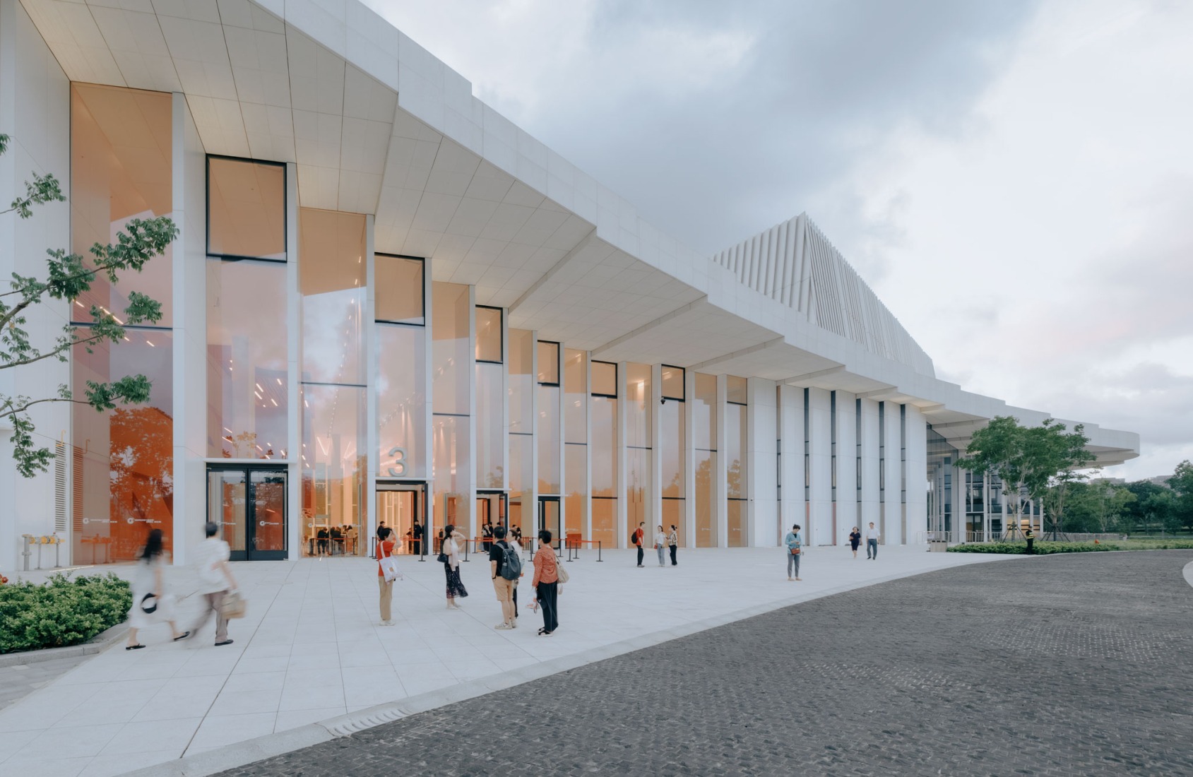 Shanghai Grand Opera House by Snøhetta. Photograph by Yumeng Zhu.