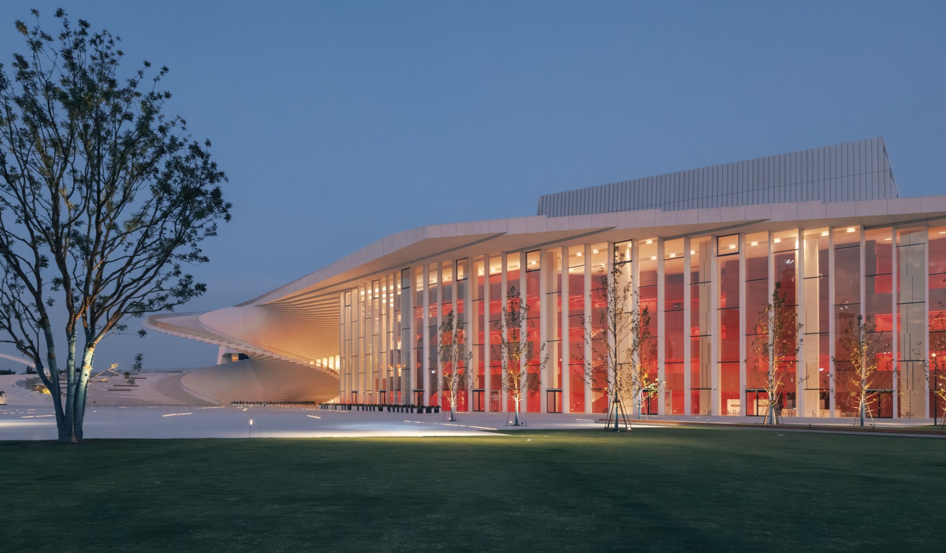 Shanghai Grand Opera House by Snøhetta. Photograph by Yumeng Zhu.