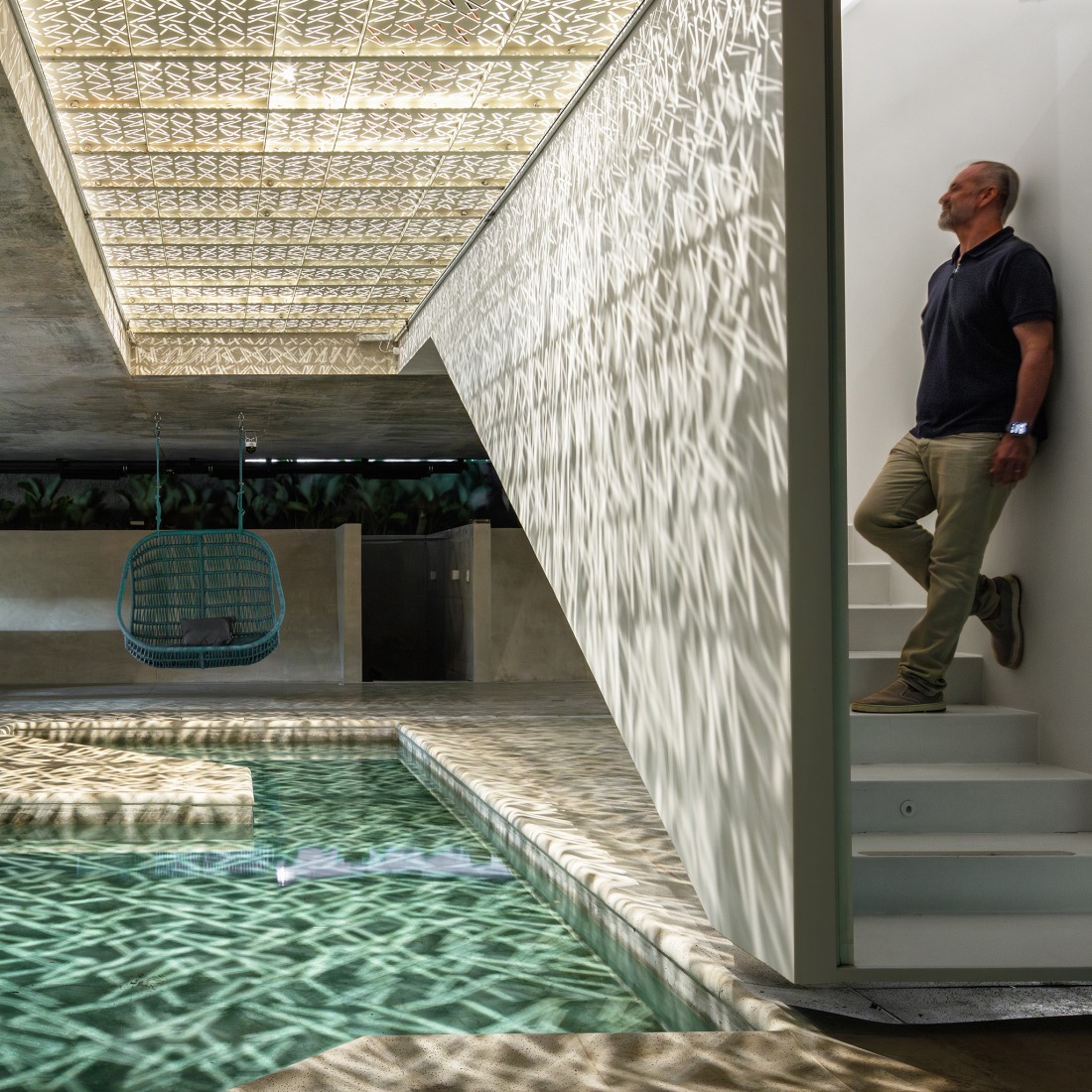 HAVEBLUE House by Yuri Vital Arquiteto. Photograph by Nelson Kon.
