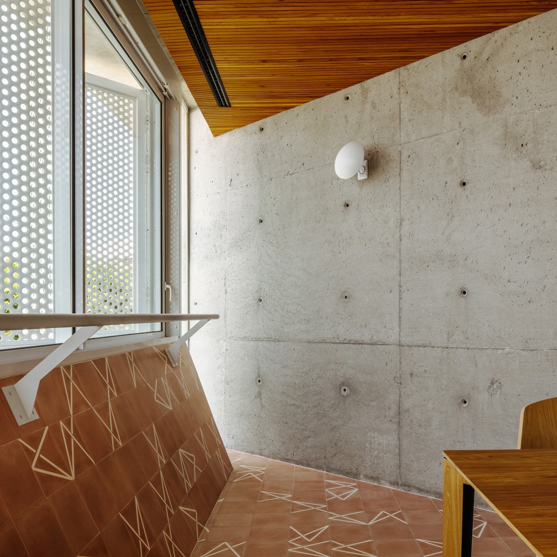 HAVEBLUE House by Yuri Vital Arquiteto. Photograph by Nelson Kon.