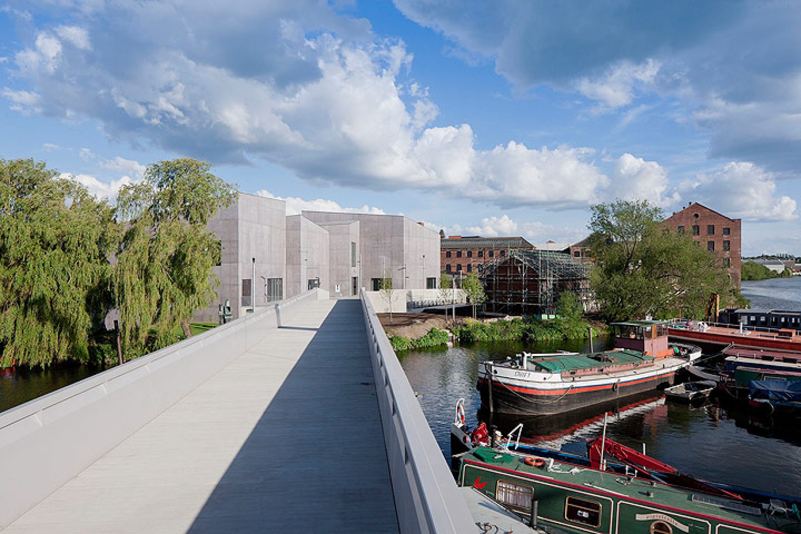 Exterior access. The Hepworth Wakefield Gallery by David Chipperfield Architects. Photograph © Iwan Baan