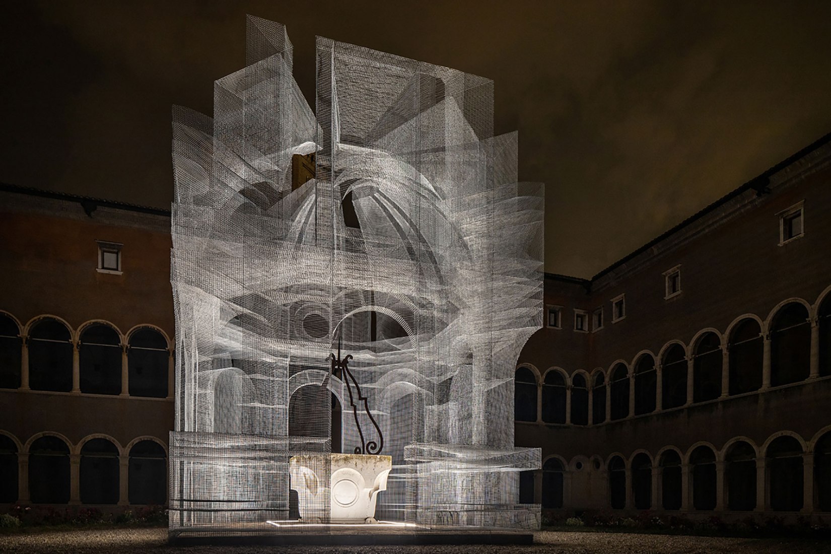 Sacral para la exposición Dante del MAR por Edoardo Tresoldi