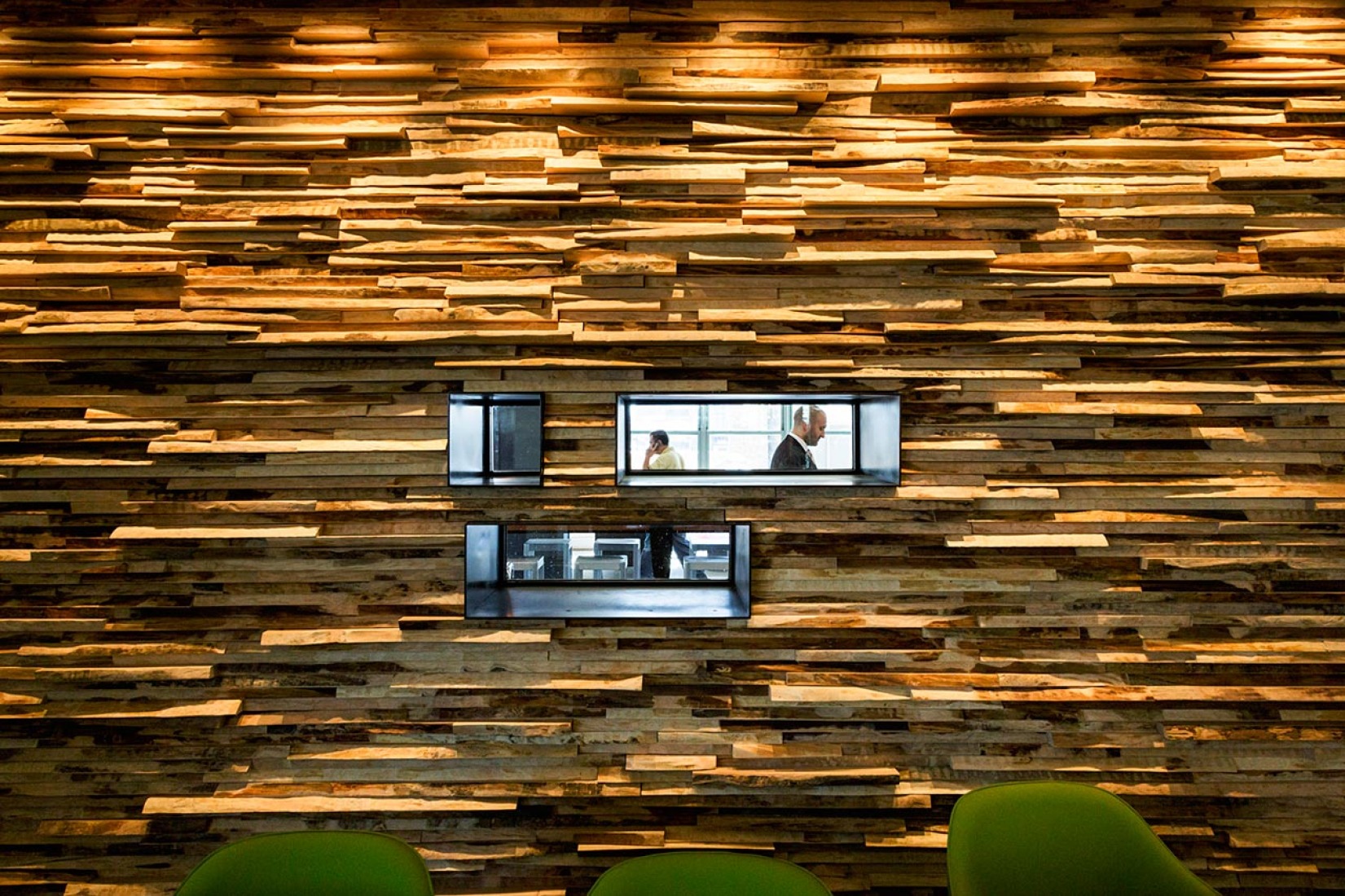 Edificios en uso: Oficinas Havas Worldwide por TPG Architecture.Fotografía © James Leynse.