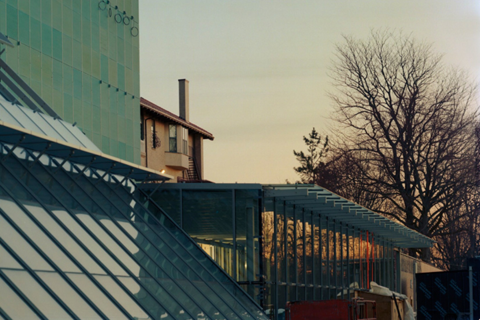 Façade.© RENZO PIANO BUILDING WORKSHOP, 2010.