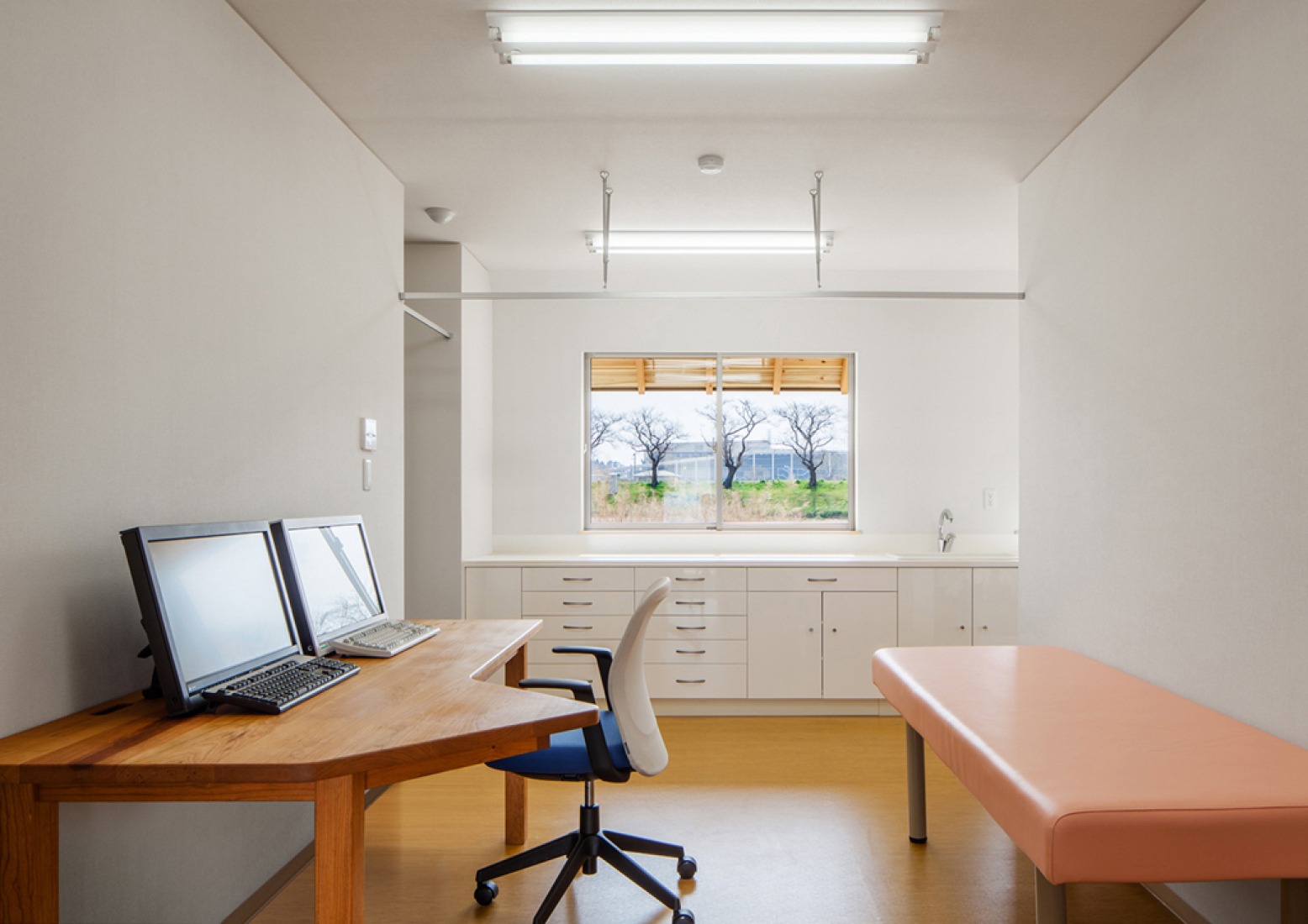 Interior view. Y-clinic by Kimitaka Aoki + ARCO architects. Photography © Ippei Shinzawa.