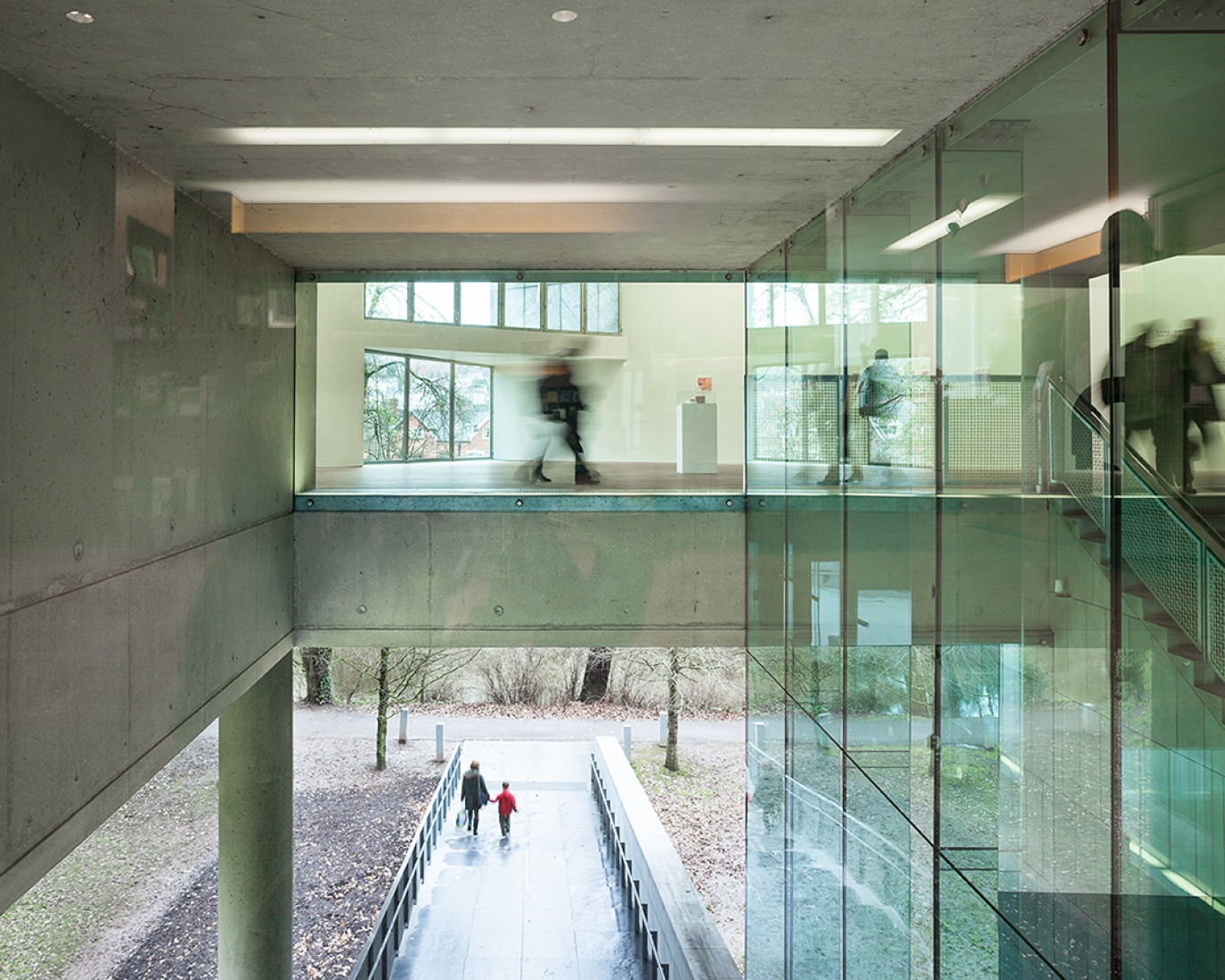 Interior. GaleríaInterior. Lewis Glucksman Gallery in Cork, Irland, by O'Donnell + Tuomey. Photography © Alice Clancy. Image courtesy of RIBA.