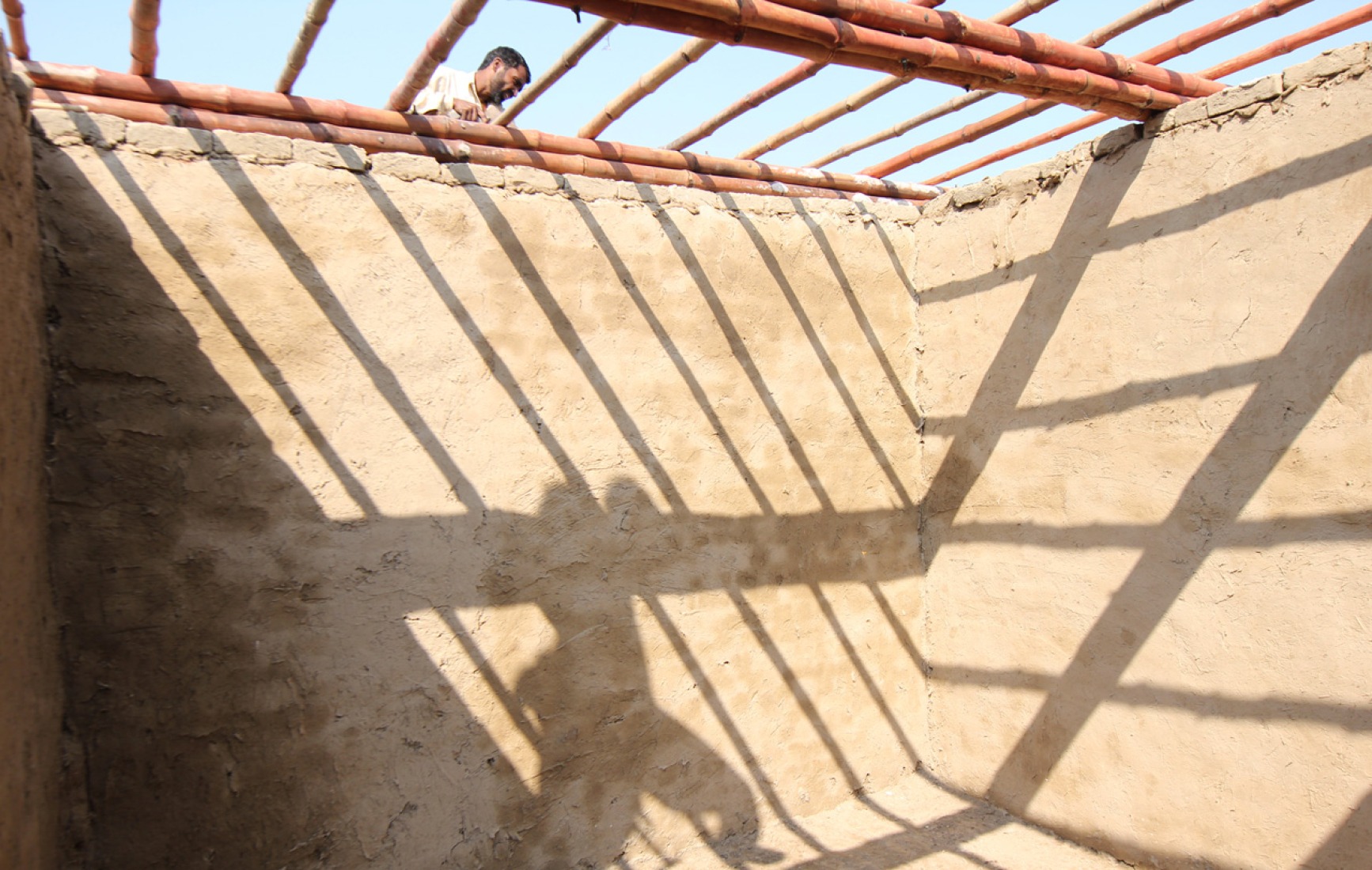 Cuando ocurrió el desastre en 2005, se volvió a las técnicas tradicionales para diseñar edificios frente a las inundación y a prueba de terremotos para las personas en regiones alejadas. Imagen © Al Jazeera.