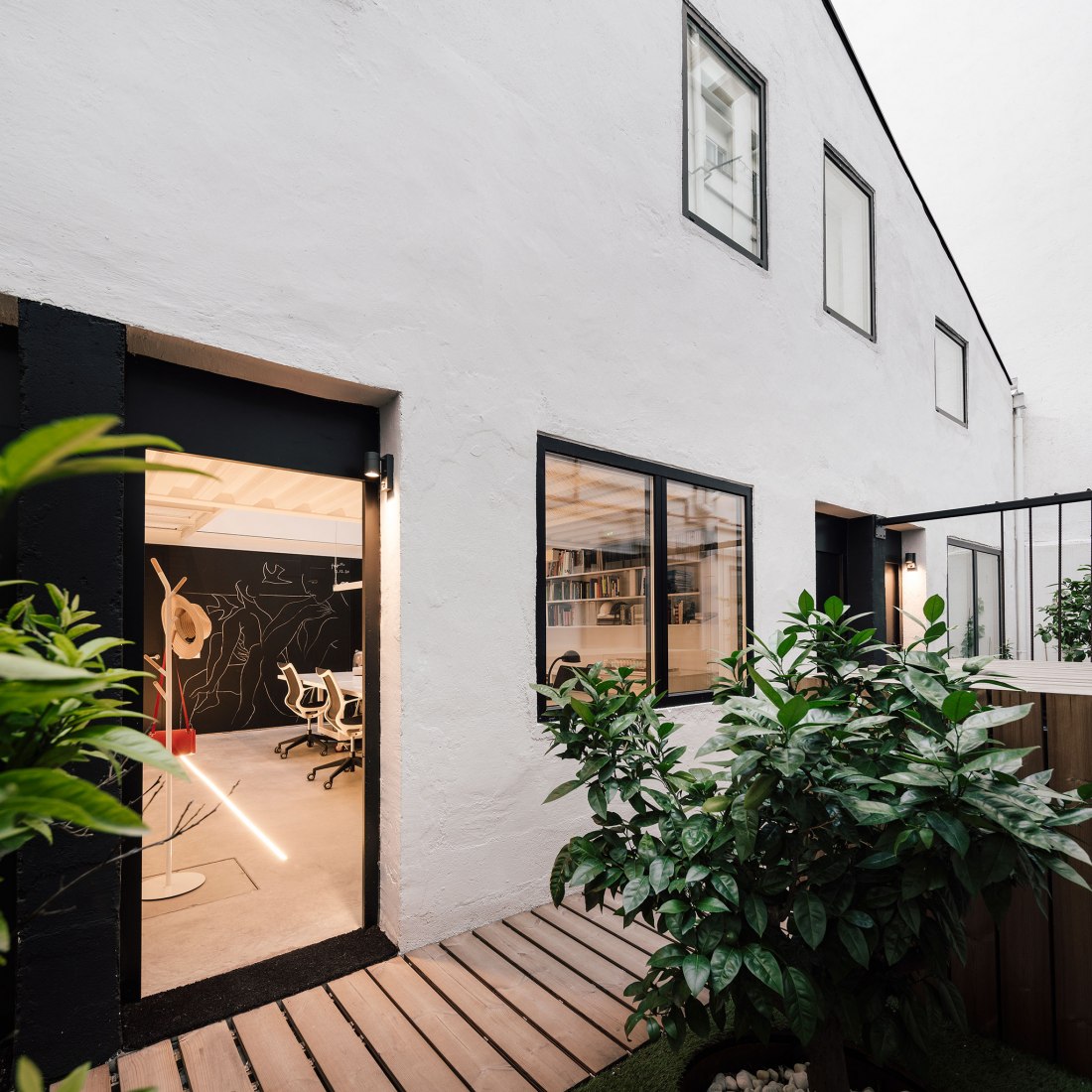 Reuse of an industrial space by Ruizesquiroz Arquitectos. Photograph by Imagen Subliminal.