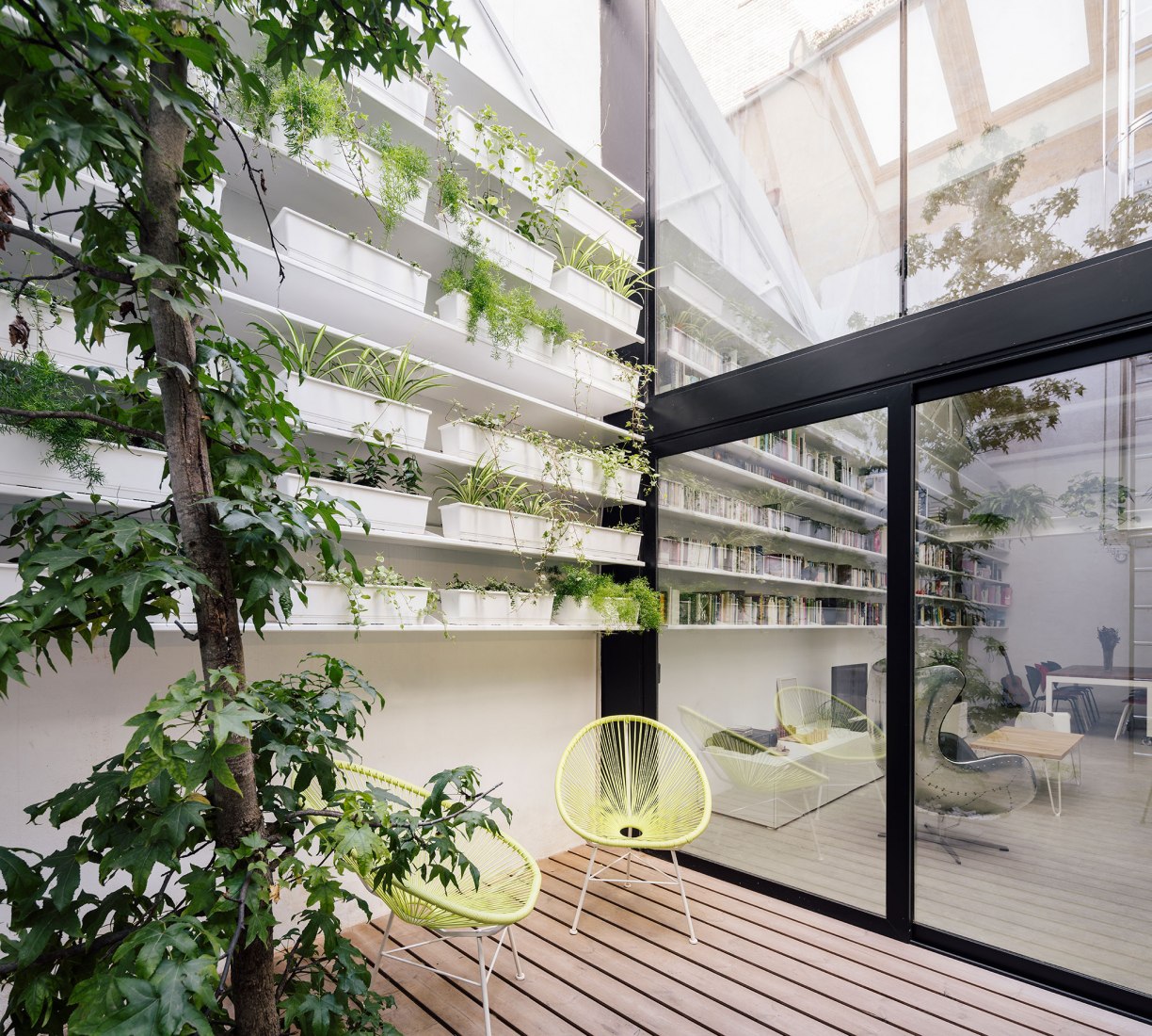 Reuse of an industrial space by Ruizesquiroz Arquitectos. Photograph by Imagen Subliminal.