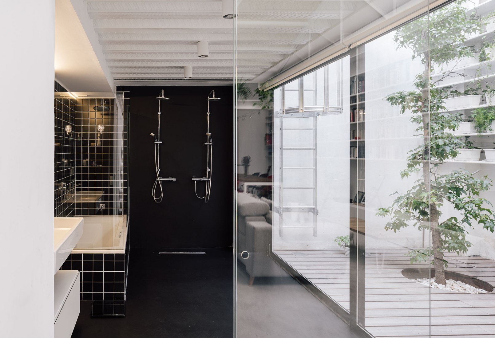 Reuse of an industrial space by Ruizesquiroz Arquitectos. Photograph by Imagen Subliminal.