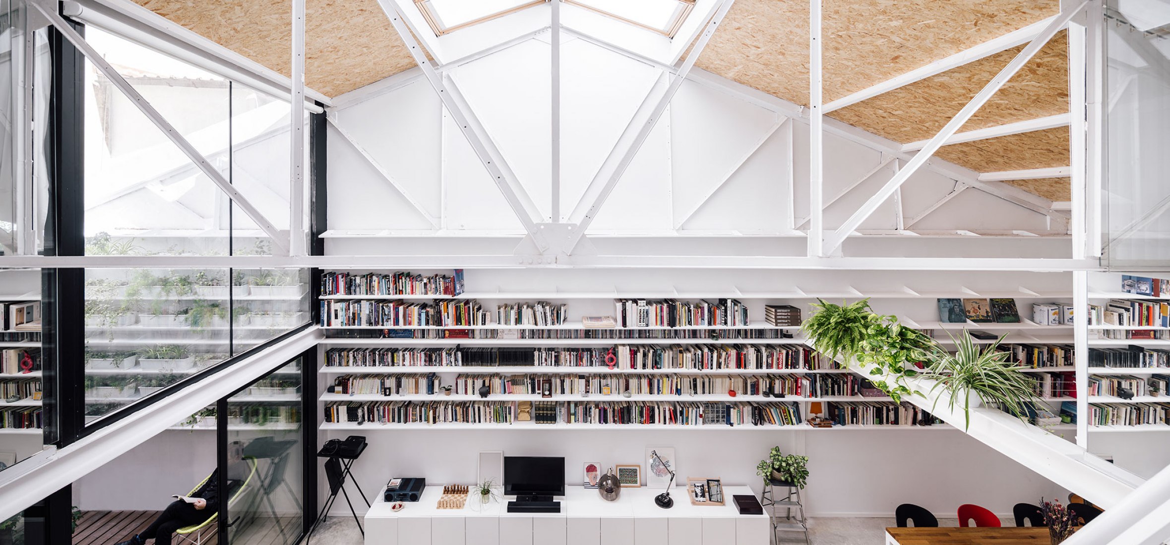 Reuse of an industrial space by Ruizesquiroz Arquitectos. Photograph by Imagen Subliminal.