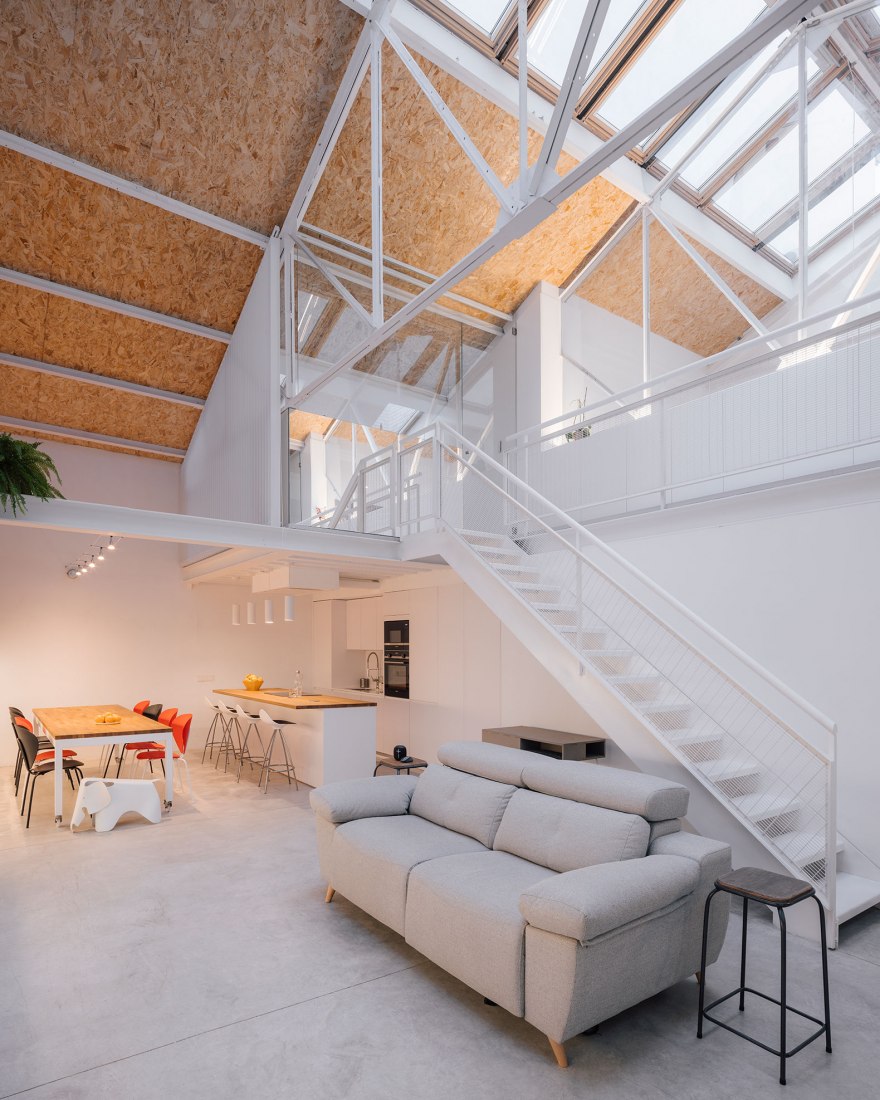 Reuse of an industrial space by Ruizesquiroz Arquitectos. Photograph by Imagen Subliminal.