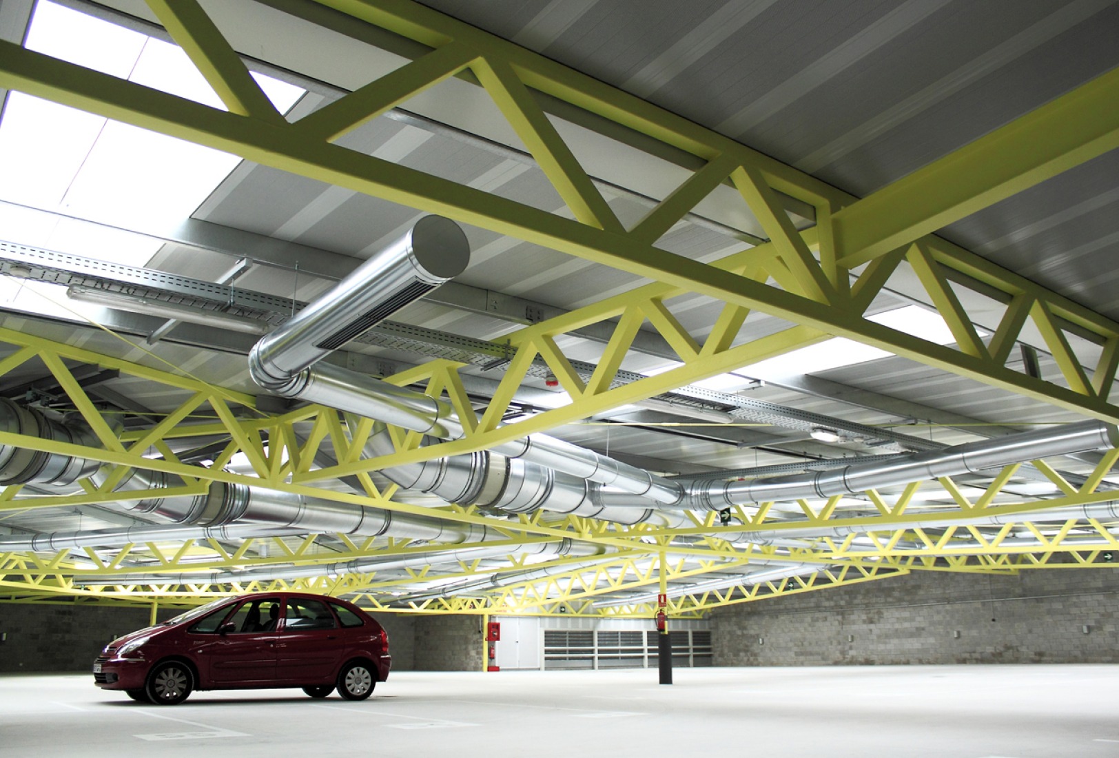 Public parking El Carbonero by CiO estudio. Photography © Daniel Ojanguren.
