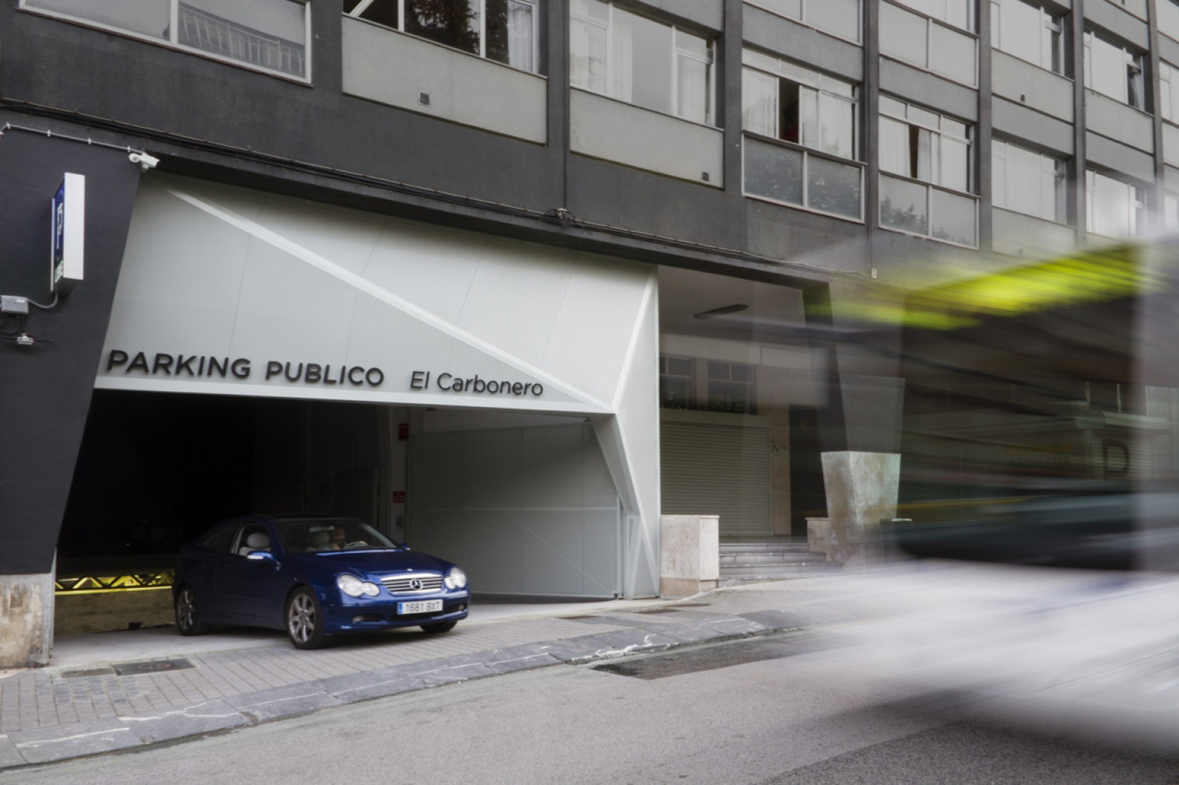 Access. Public parking El Carbonero by CiO estudio. Photography © Daniel Ojanguren.