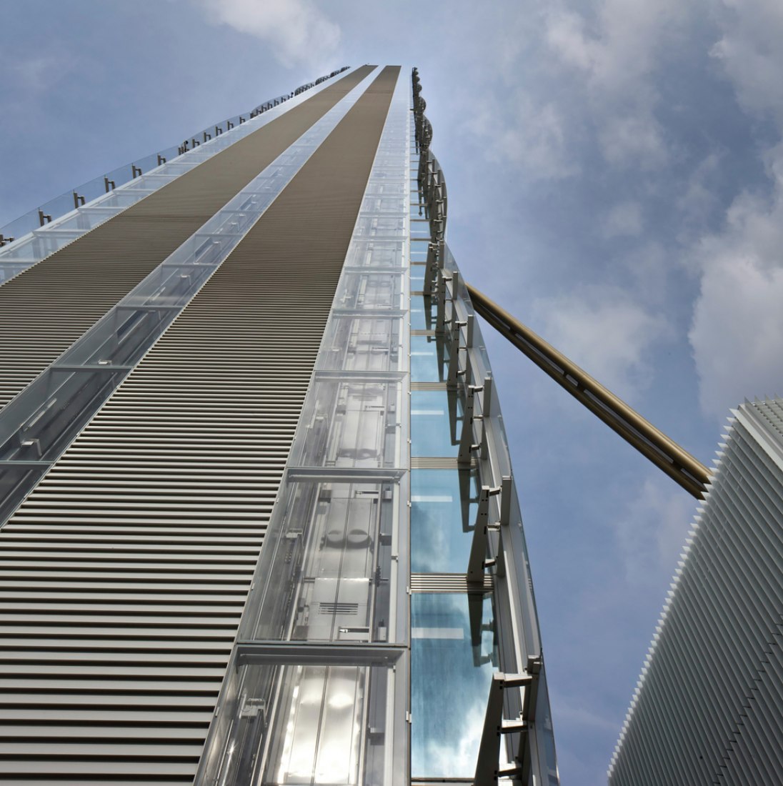 Exterior view of the ALLIANZ Tower by Arata Isozaki and Andrea Maffei. Photography © Alessandra Chemollo.