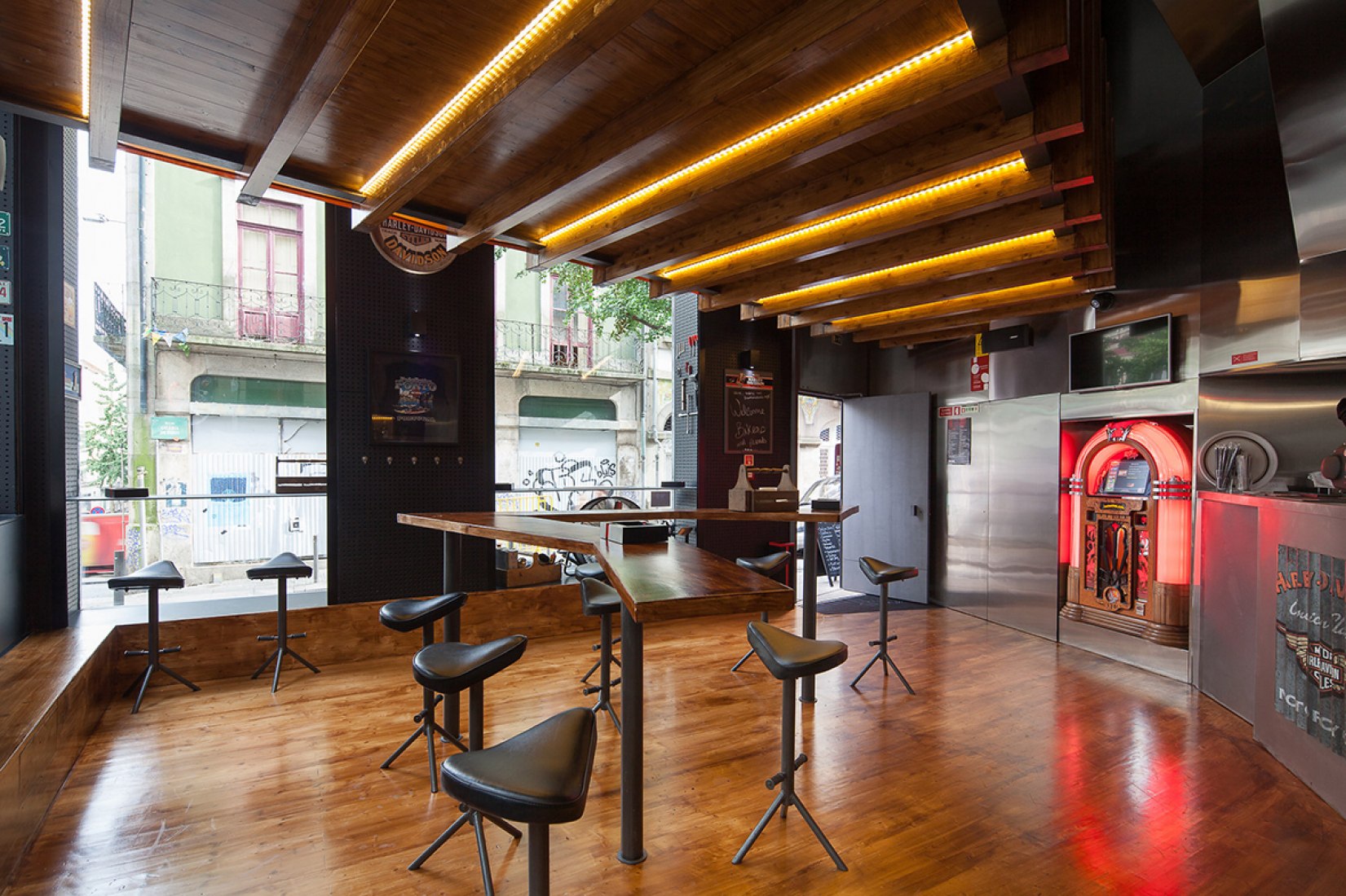 Diseño de interior para los amantes de Harley Davidson Sobre