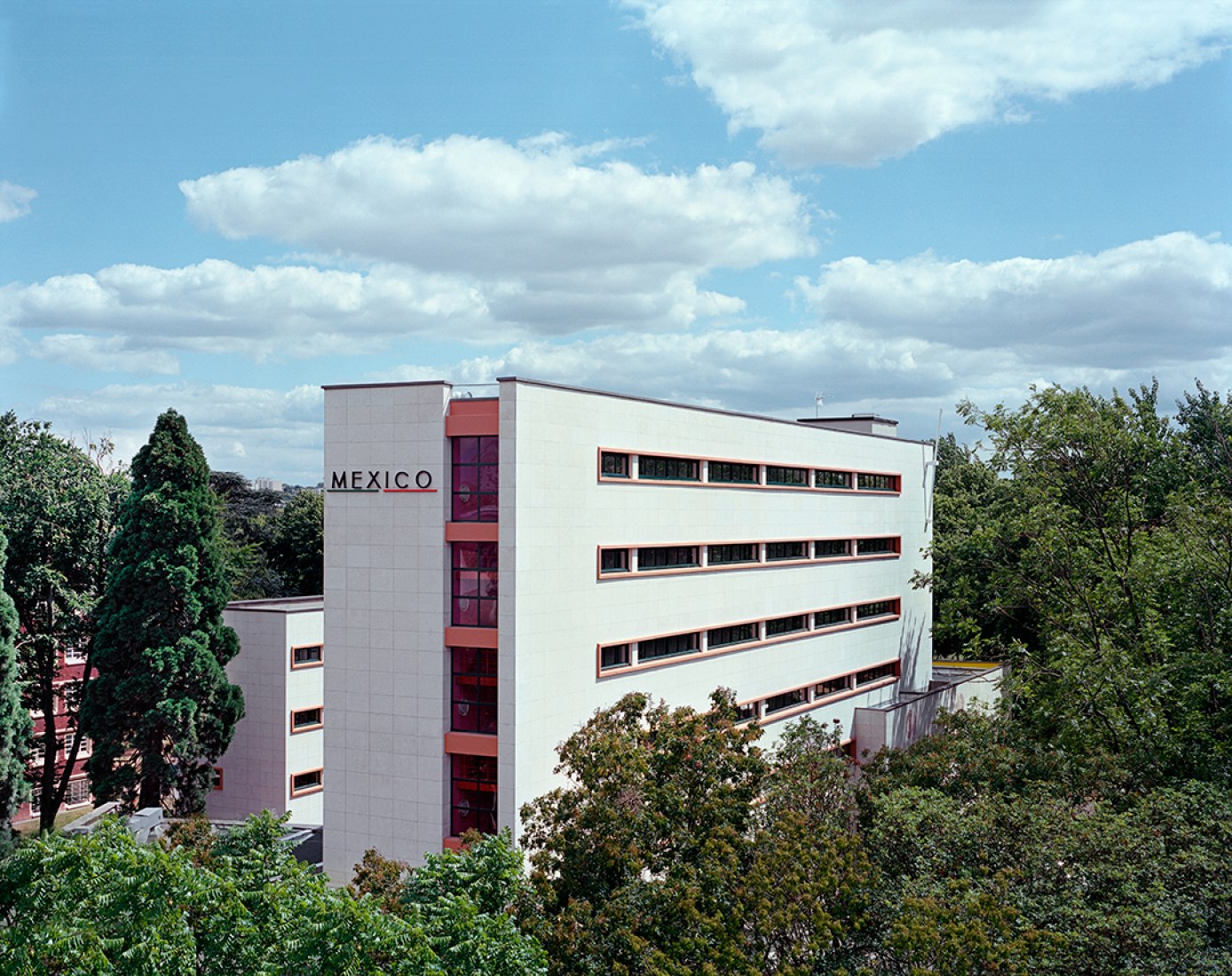 Vista general. Residencia de estudiantes Casa de México por Atela Architectes. Fotografía © Gerardo Custance. 
