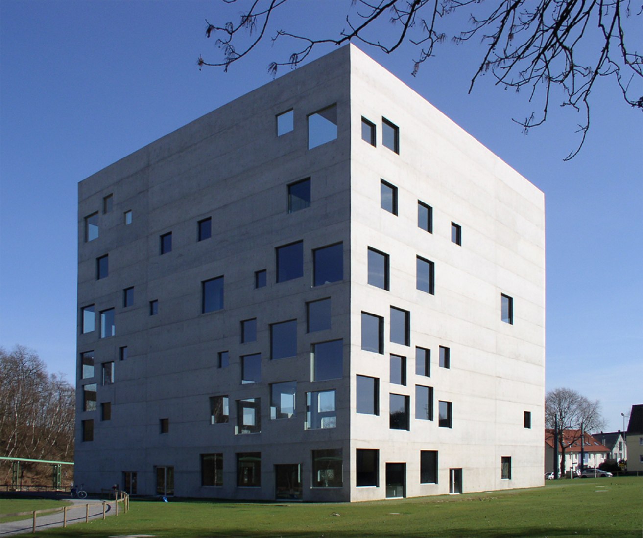 The Zollverein School Of Management And Design By SANAA The Strength the-zollverein-school-of-management-and-design-by-sanaa-the-strength
