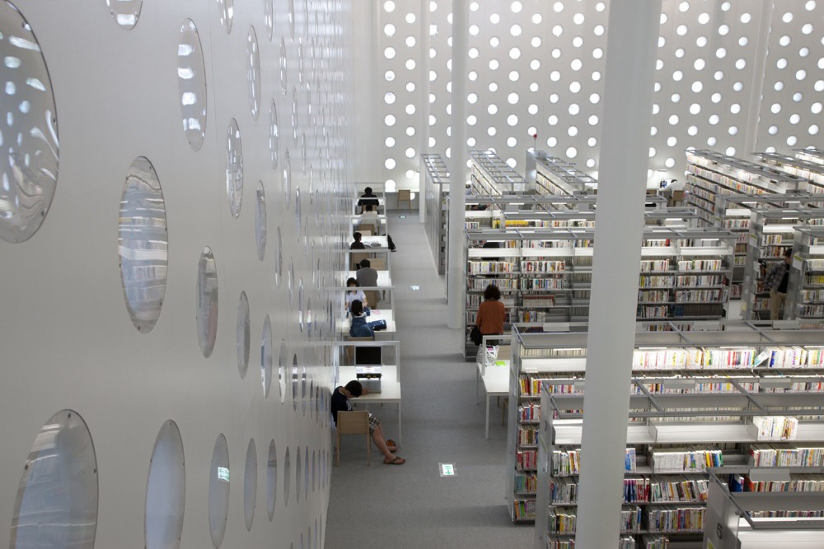 kanazawa umimirai library case study