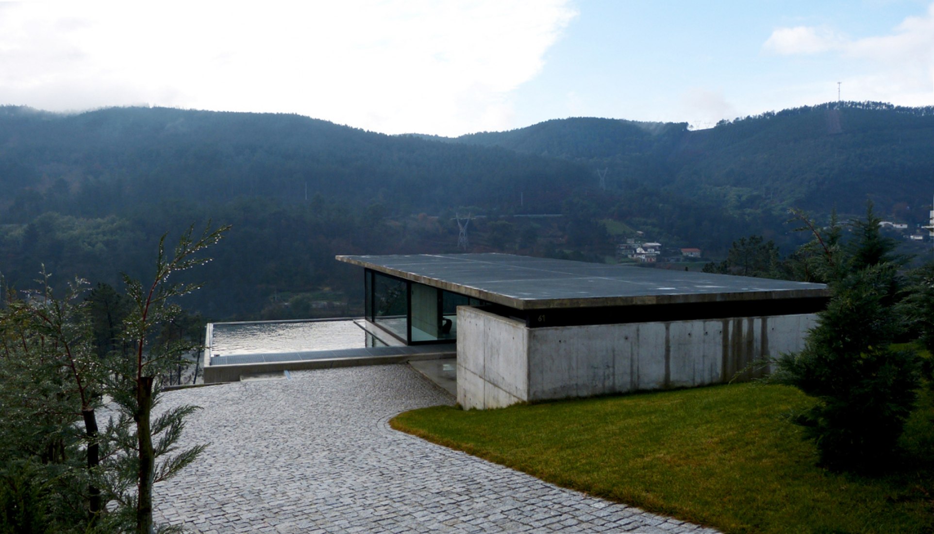 House on the Miño River by Quico Jorreto. Photography © Pablo Jorreto.