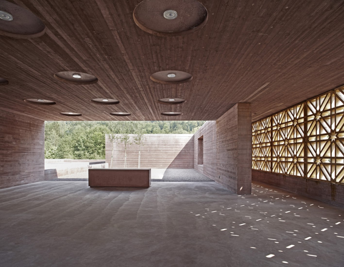 Congregation space. Islamic Cemetery. Location: Altach, Austria (Europe). Architect: Bernado Bader Architects, Dombirn, Austria. Completed: 2011. Design: 2008-2011. Site size: Ground floor area: 4’235 m² - Total site area: 8’415 m². Photograph © AKAA / Adolf Bereuter.