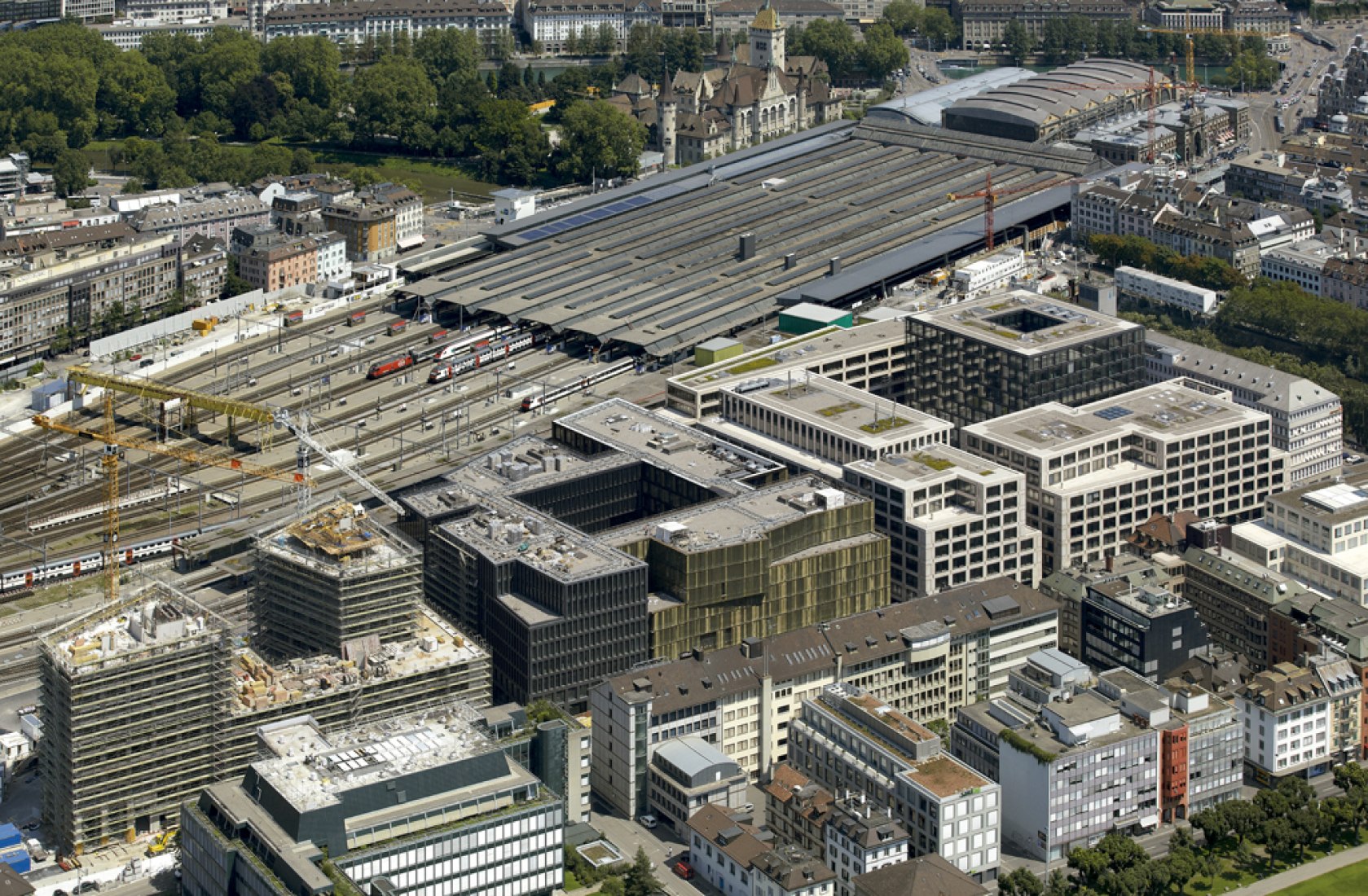 Areal view of Europaallee. Lagerstrasse House, Europaallee 21, by Gigon / Guyer. Photography © Stefan Müller.