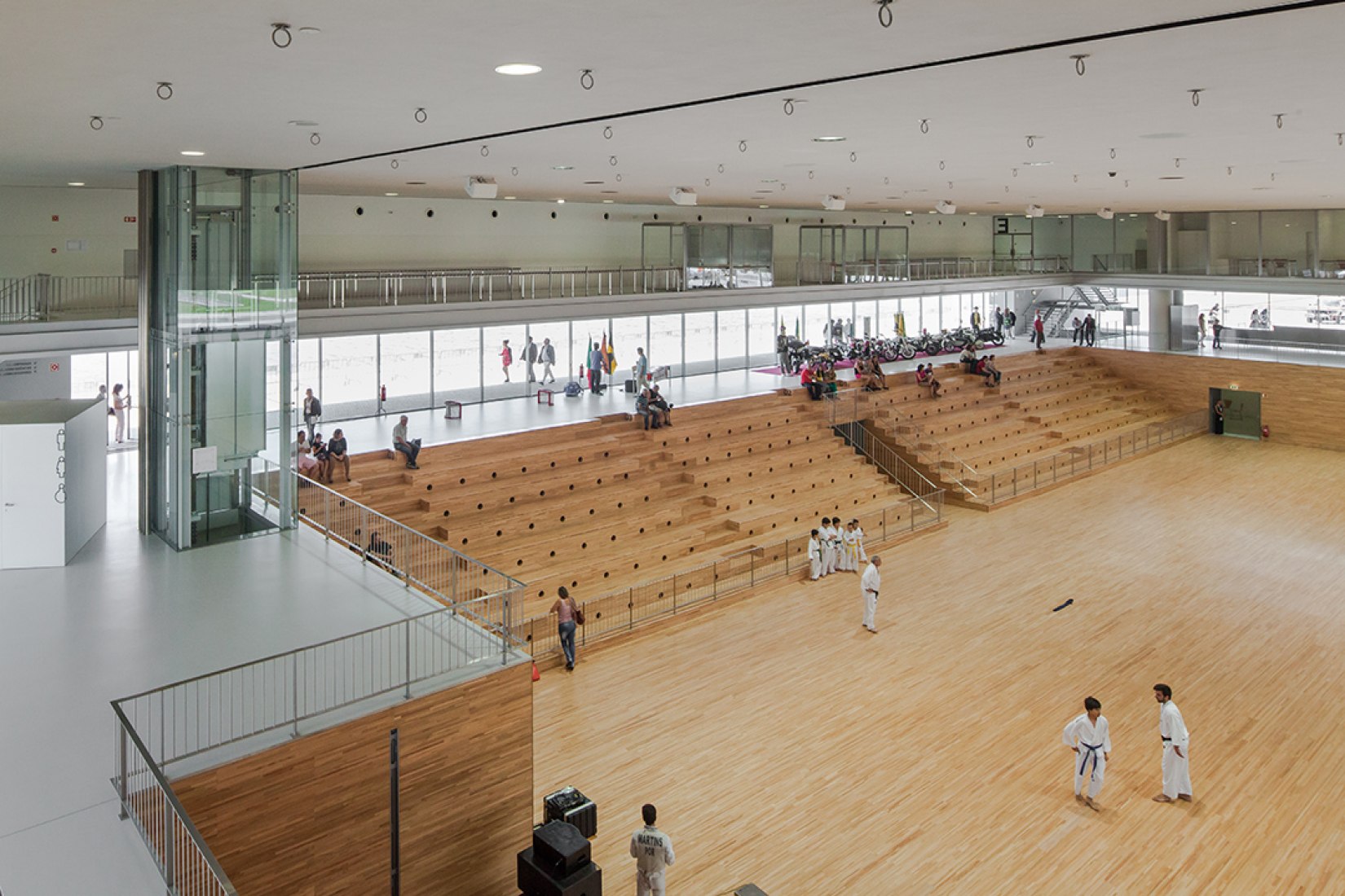 PABELLÓN MULTIUSOS por EDUARDO SOUTO DE MOURA | Sobre Arquitectura y ...