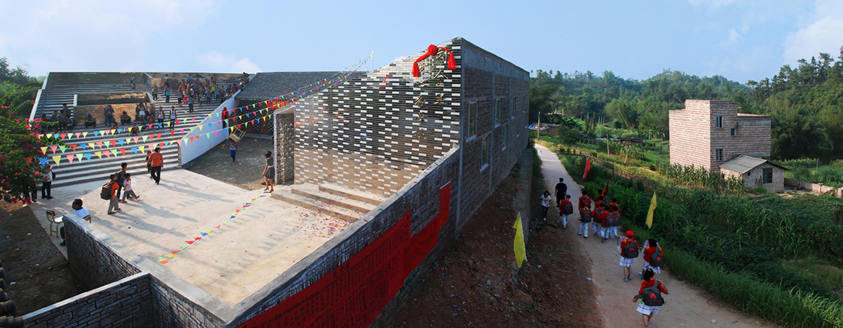 Mulan Primary School The Strength of Architecture From 1998