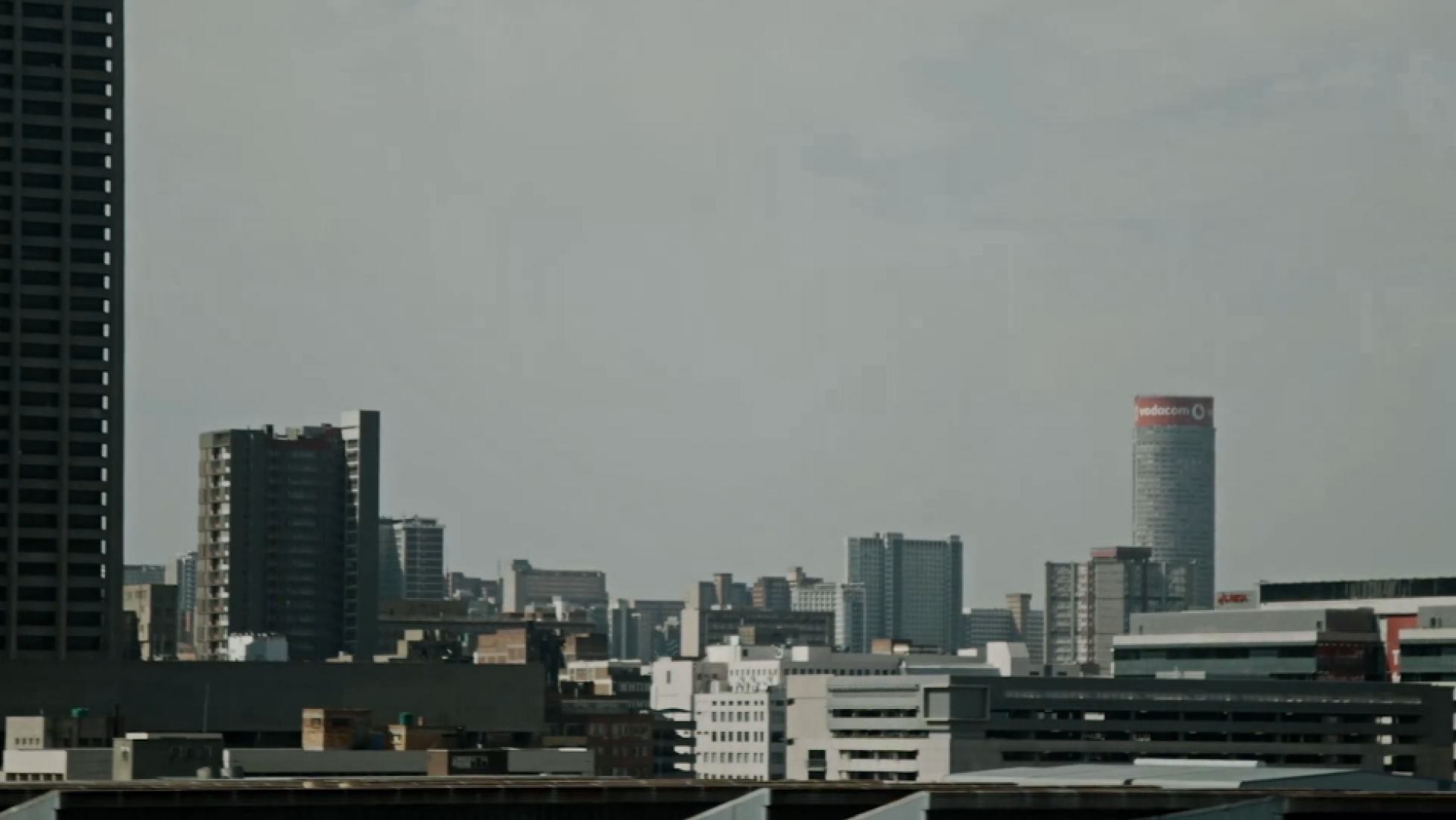 Vista desde el exterior. Ponte Tower película por Philip Bloom.