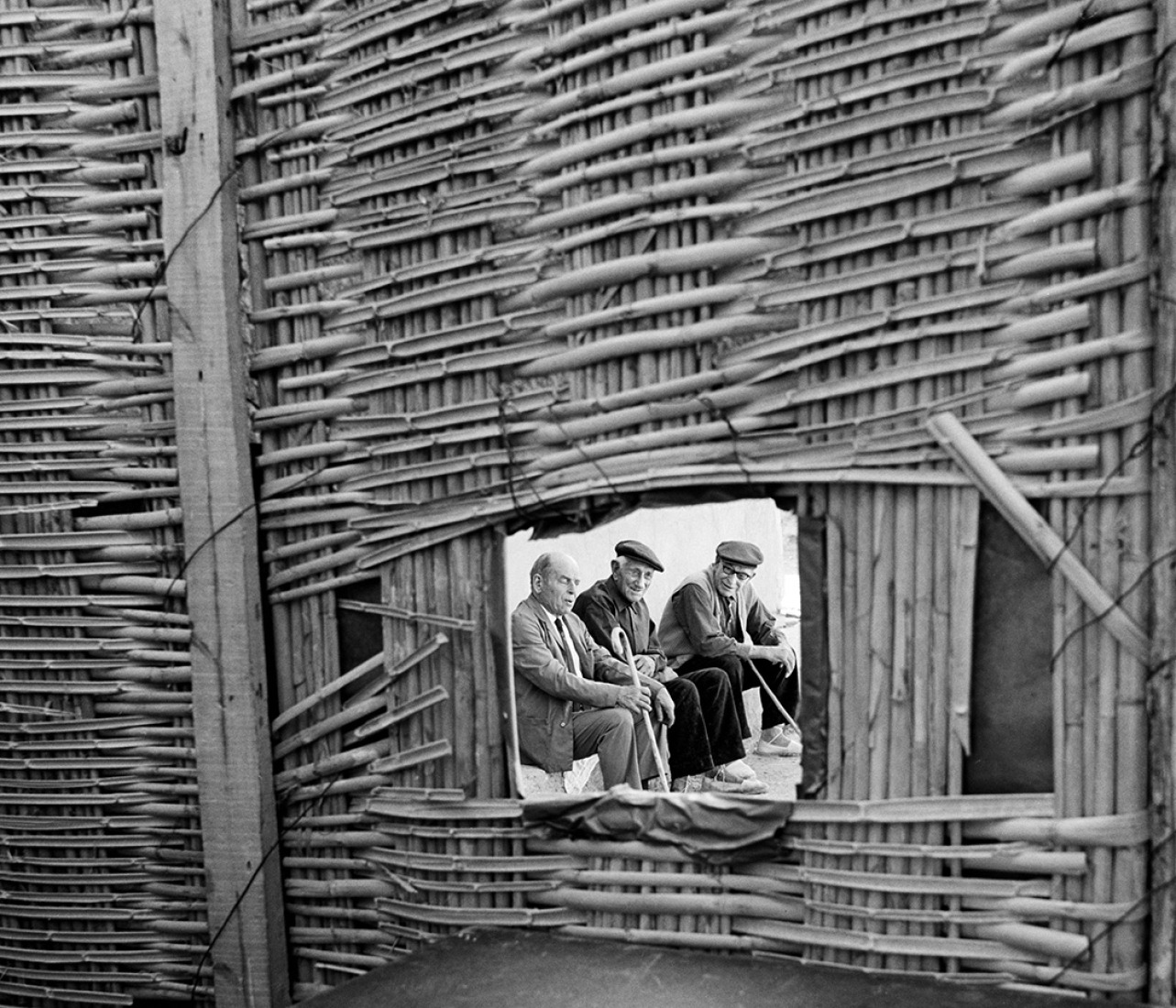 Live TV. Castelló de Farfanya, Lleida, 1968. Photograph © Eugeni Forcano