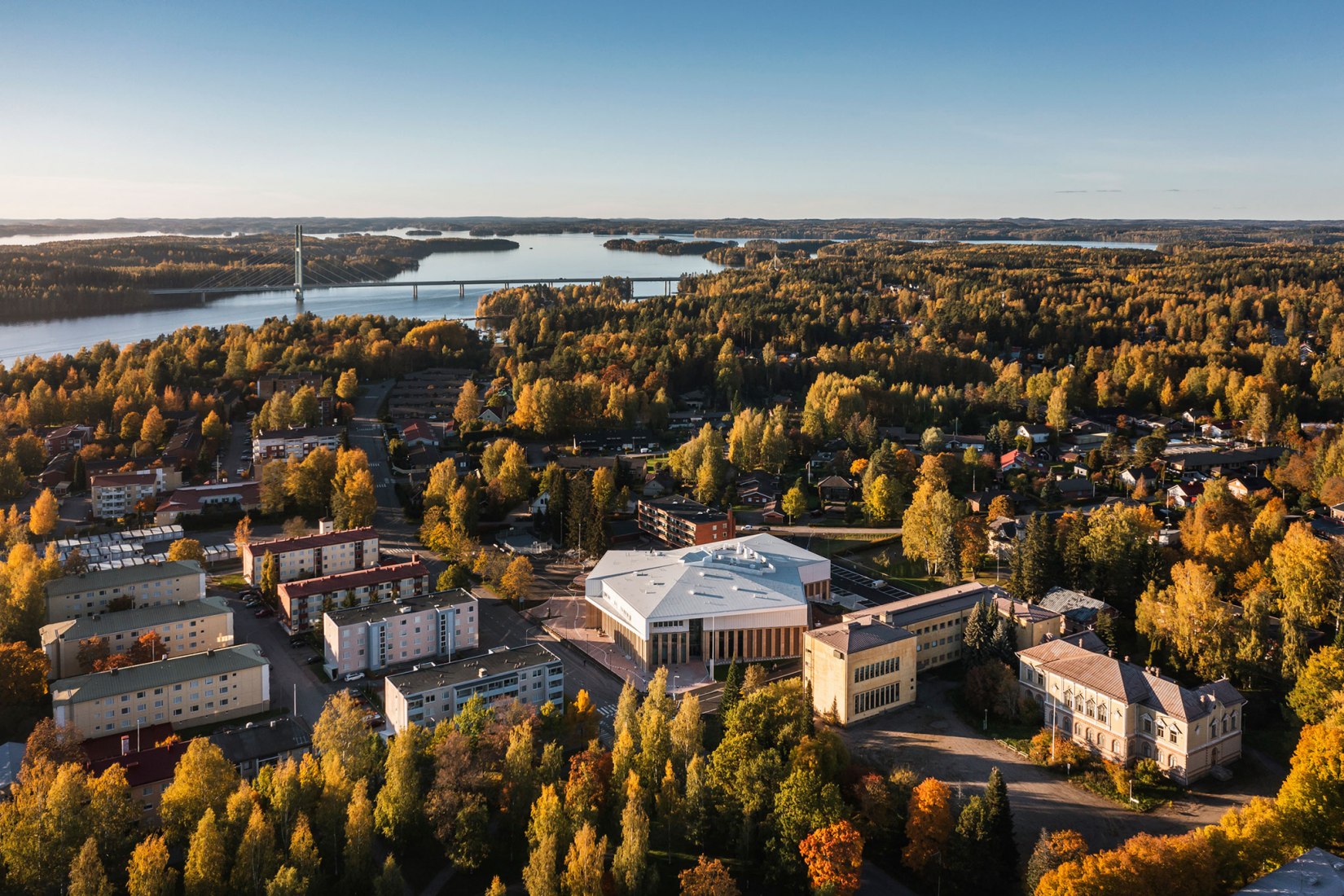 Heinola Upper Secondary School by Lahdelma & Mahlamäki architects. Photography by Kuvatoimisto Kuvio.