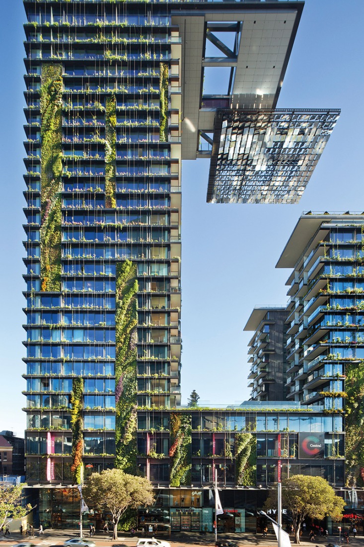 Best Sustainable Development of the Year & Overall Winner Ateliers Jean Nouvel and PTW Architects, One Central Park, Sydney, Australia.Image courtesy of LEAF Awards.
