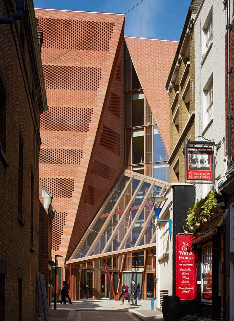 Public Building of the Year O'Donnell + Tuomey / London School of Economics and Political Science, Saw Swee Hock Student Centre, London, UK. Image courtesy of LEAF Awards.