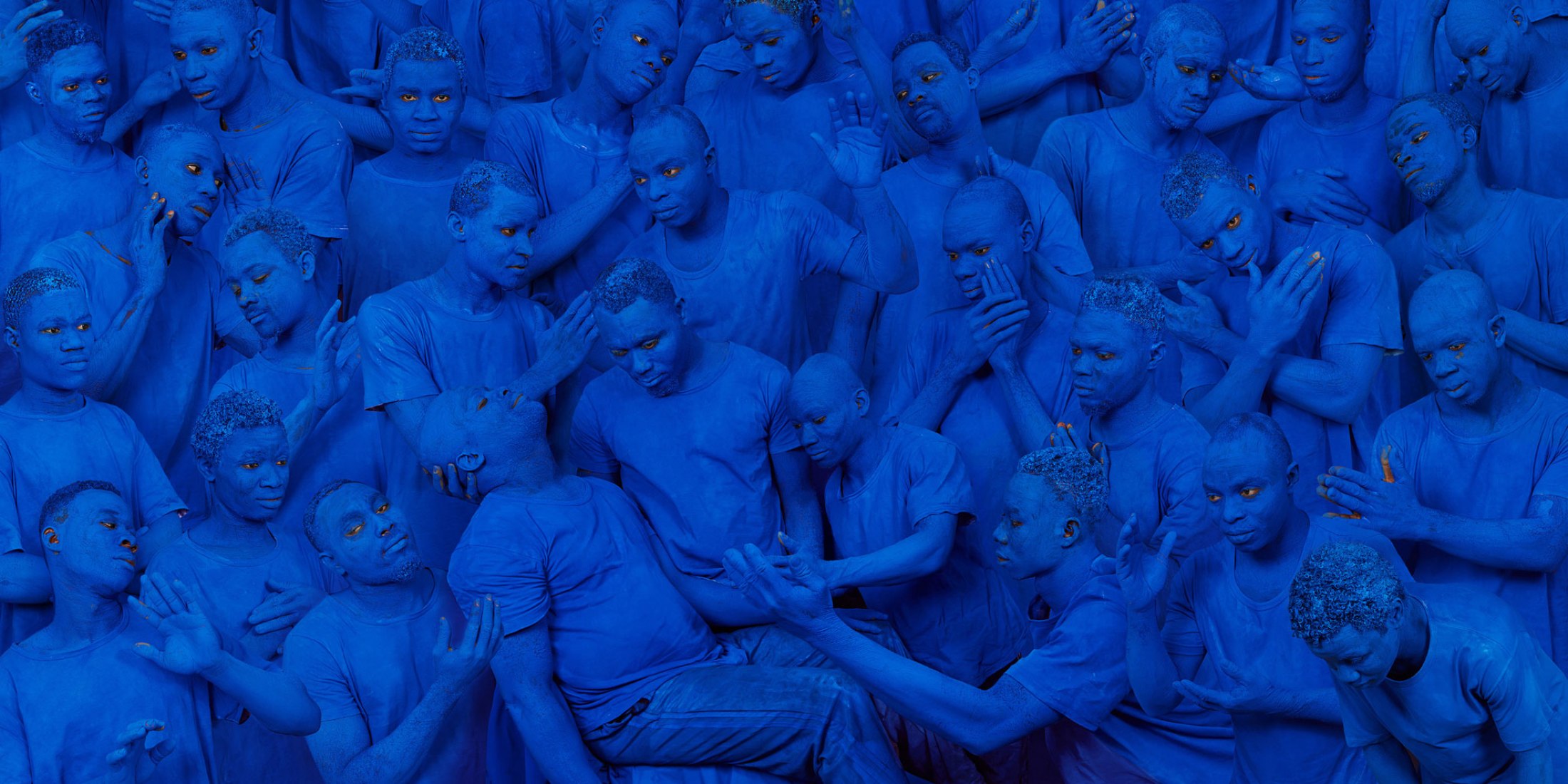BlueEurope, 2015. The invisible man, Liu Bolin, in the palace of Gaviria. CourtesyBoxart, Verona.