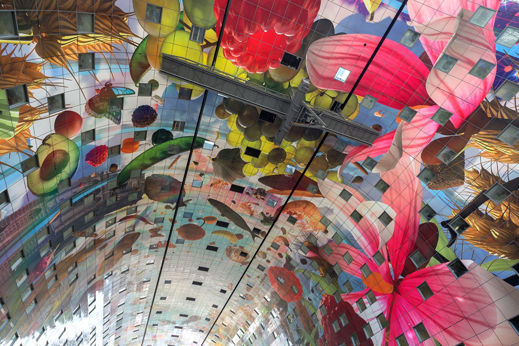 'Horn of Plenty' Mural. Markthal Rotterdam by MVRDV. Image © Ossip van Duivenbode. Courtesy of Markthal Rotterdam.