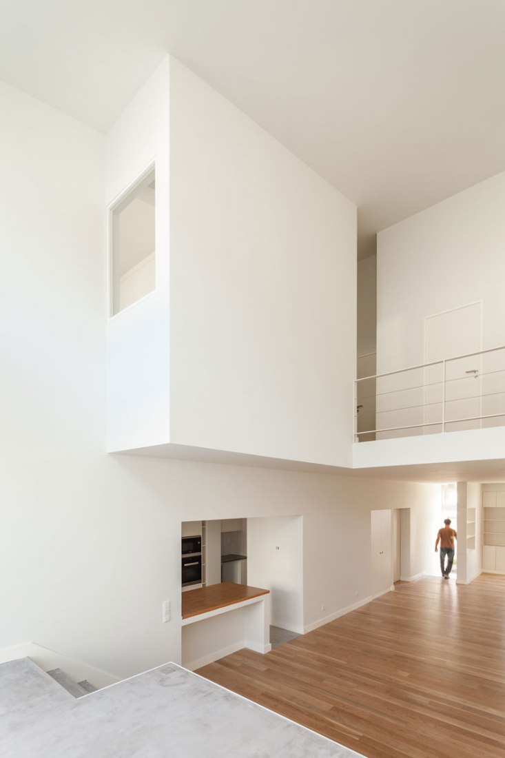 Inside view. Terras 8 house by Colectivo CAIS. Photography © Francisco Nogueira.