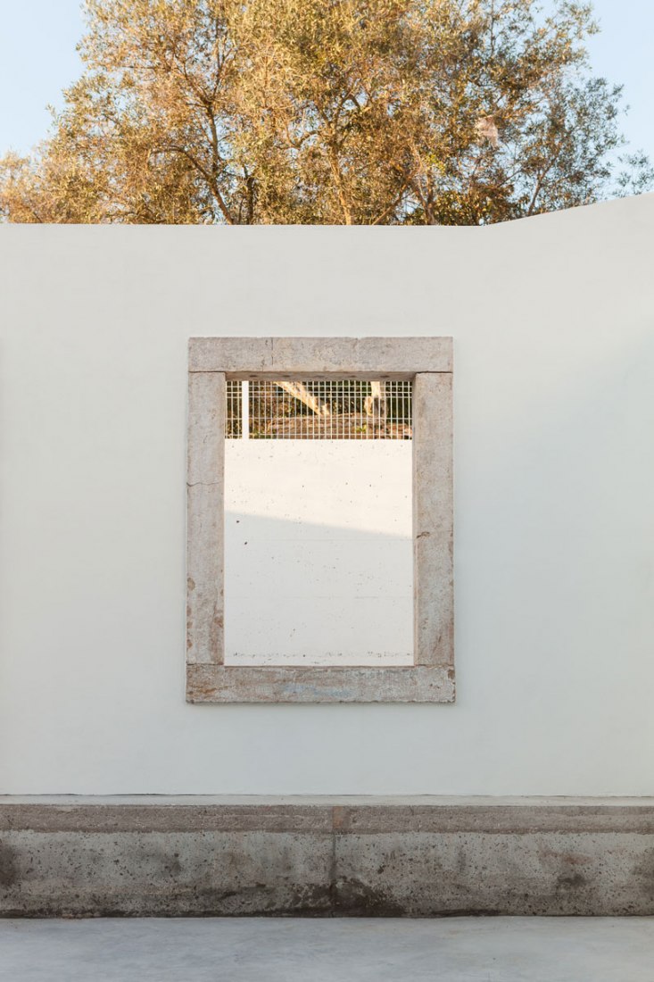 Exterior view. Terras 8 house by Colectivo CAIS. Photography © Francisco Nogueira. 