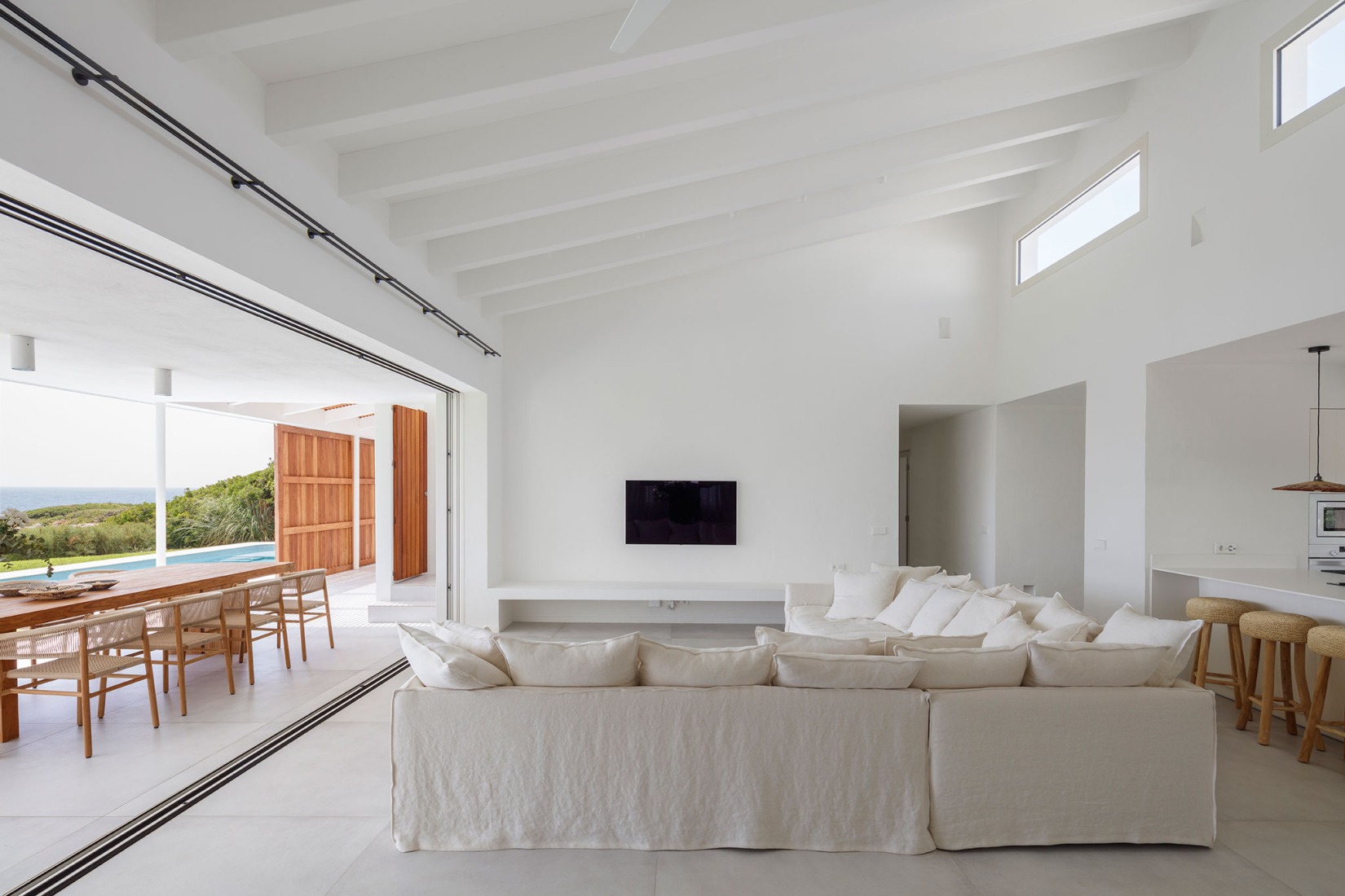 Casa E+E by Gabriel Montañés Arquitecto. Photograph by Adrià Goula.