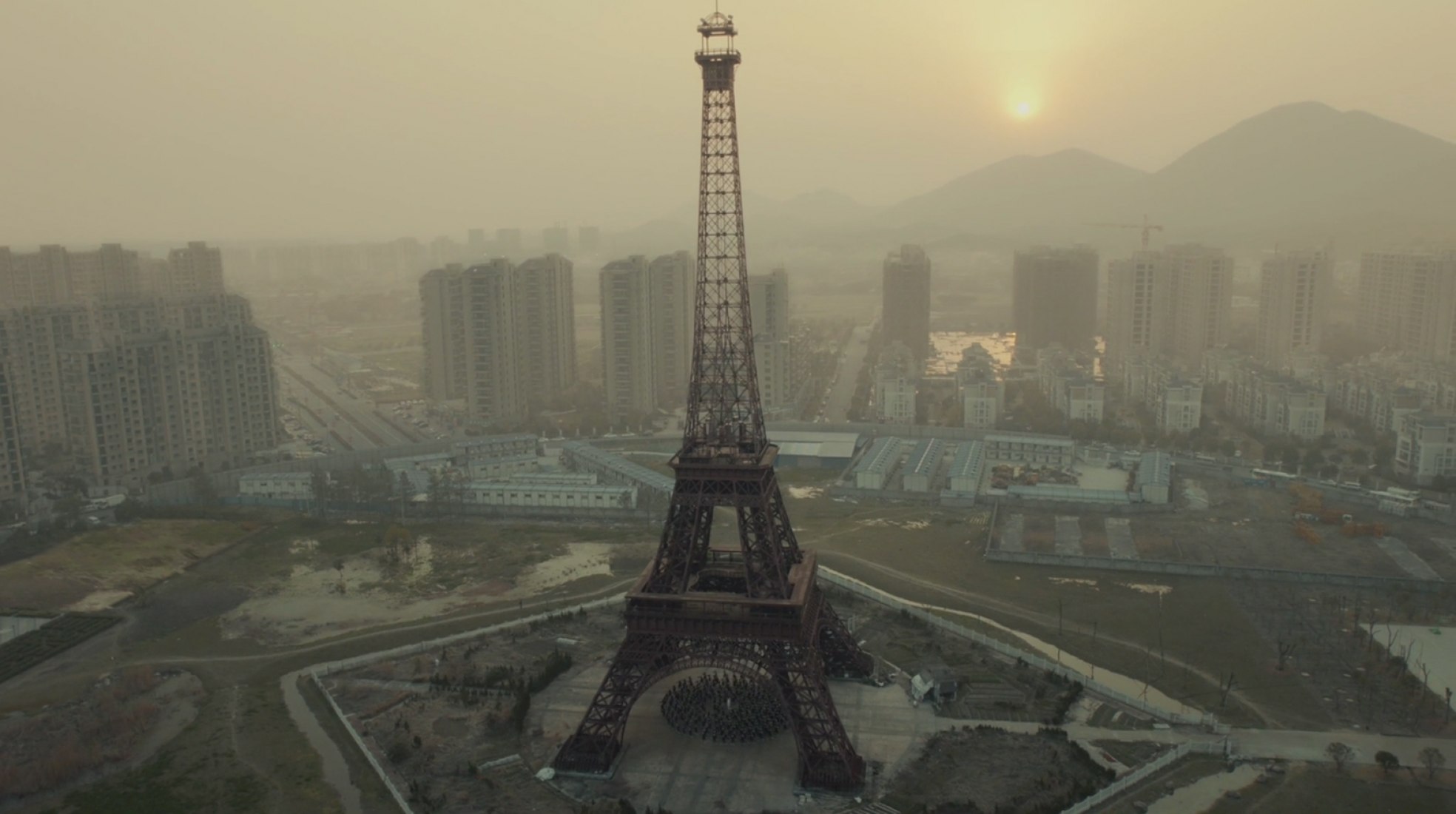 Music video for "Gosh" by Jamie XX